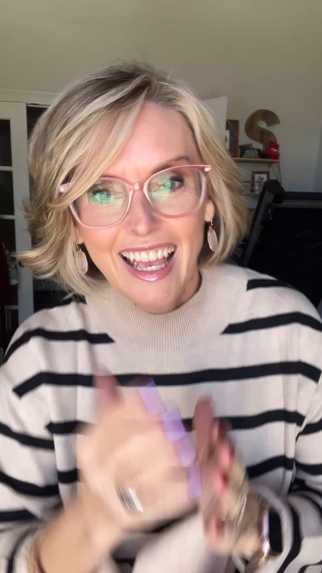 I found the perfect sweater for Thanksgiving. Especially if you want to be comfy. But still look cute!