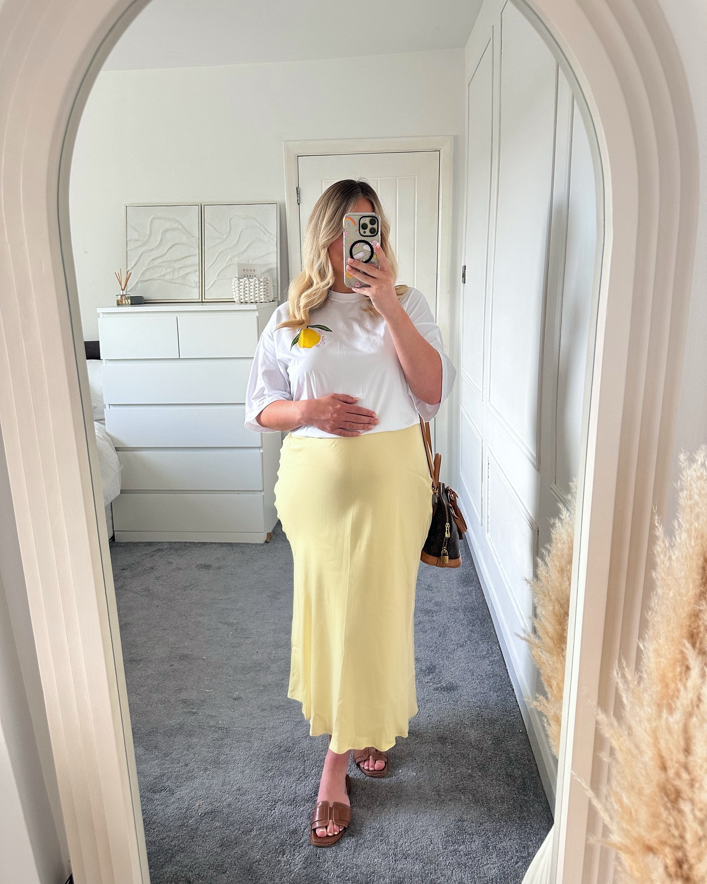 Pregnancy friendly summer outfits I’ve been wearing on repeat during my 3rd trimester 🤍 

Let me know your fave look in the comments👇🏼 
& save for your pregnancy summer outfit inspo ☀️ 

#ukfashionbloggers #ukpregnancyblogger #pregnancyootd #pregnancyoutfits #pregnancyfashion #maternityfashion