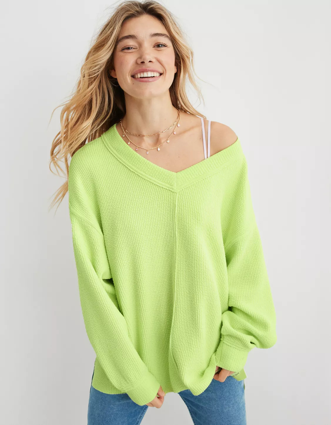 Aerie Wonder Textured V-Neck Sweatshirt | American Eagle Outfitters (US & CA)