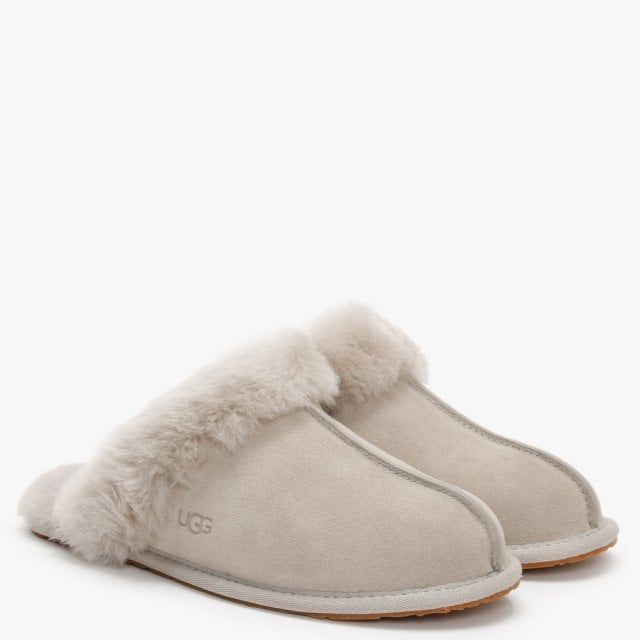 Women's Scuffette Goat Shearling Slippers | Daniel Footwear (UK)