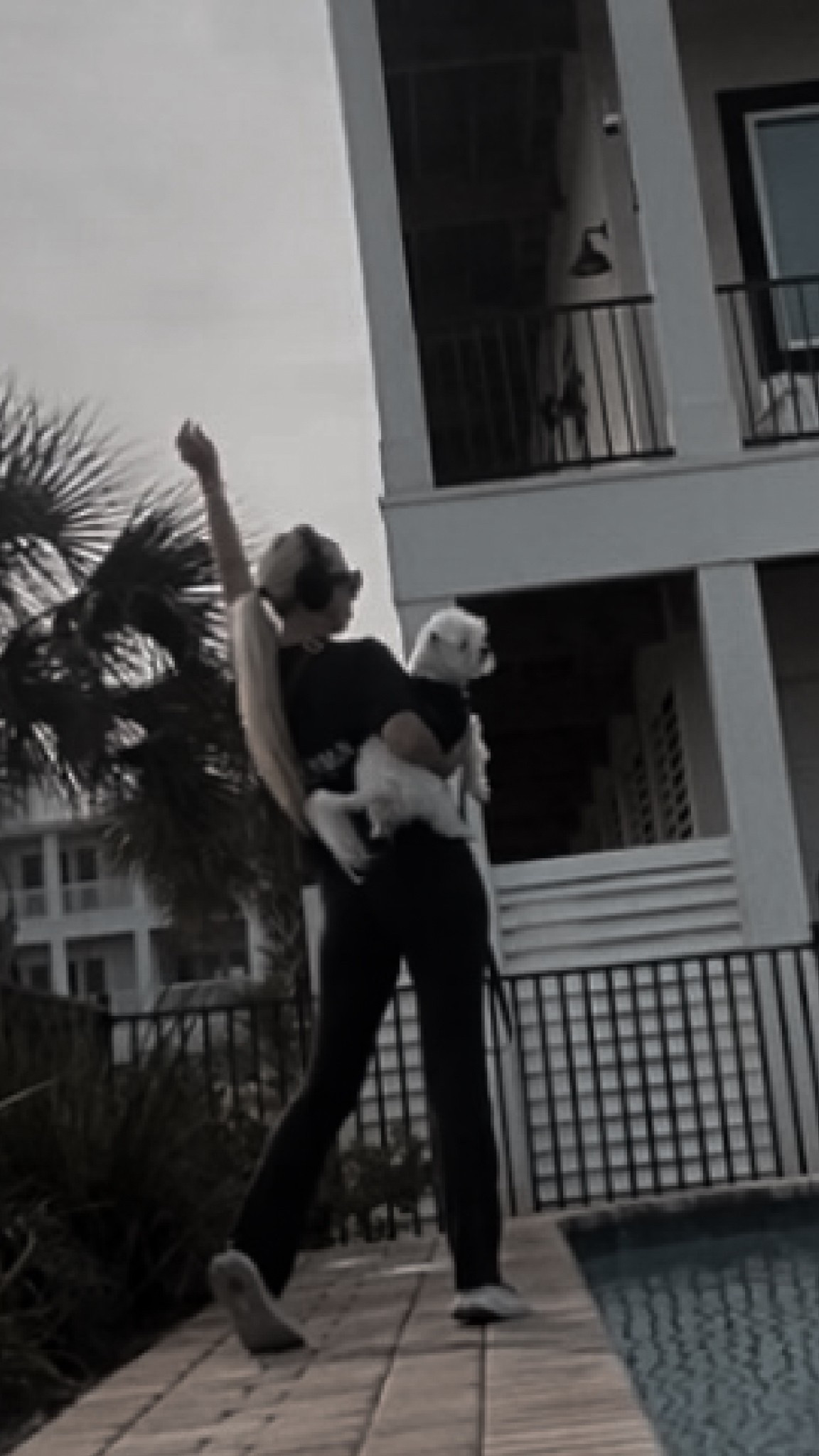 black pants. pilates.

pieces i actually move in —
clean lines, nothing loud.

linked here.
h.



#LTKActive #LTKselfcare #LTKmomlife