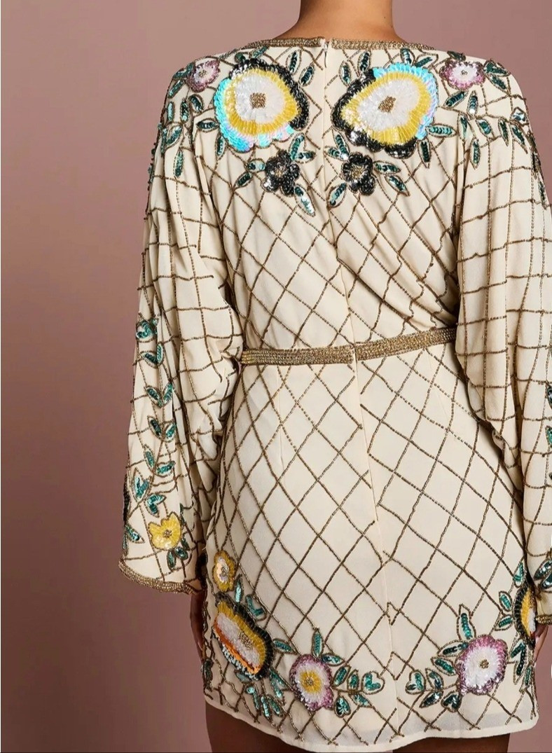 Champagne coast petite fashion long sleeve spring dress 

#LTKPetite #LTKMidsize