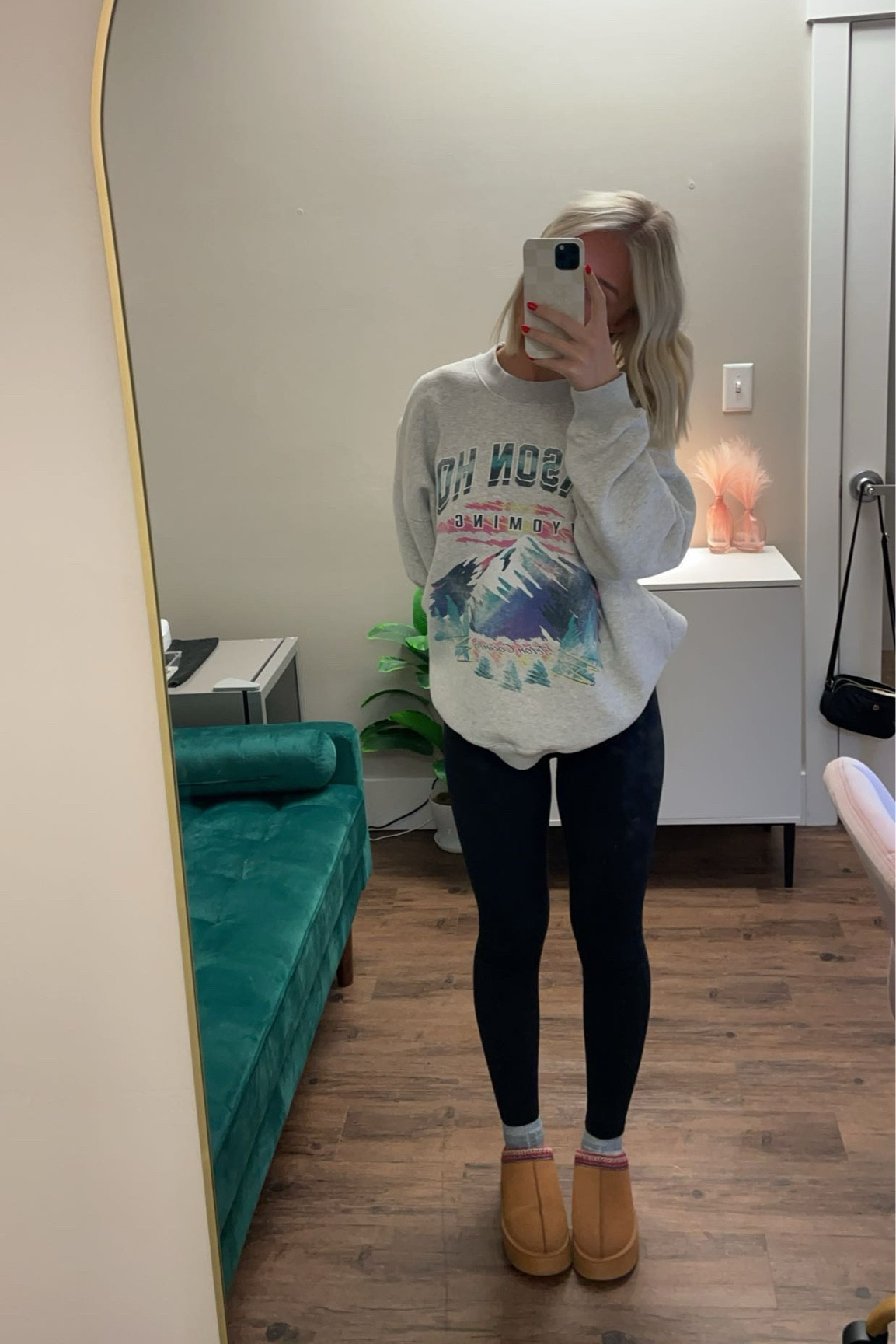 cozy work outfit! Wearing a medium sweatshirt, size 2 leggings, uggs run small so I sized up to 8

Fall outfit, cozy work outfit, Abercrombie sweatshirt, lululemon, Ugg platform slippers, crew socks

#LTKStyleTip #LTKSeasonal #LTKWorkwear
