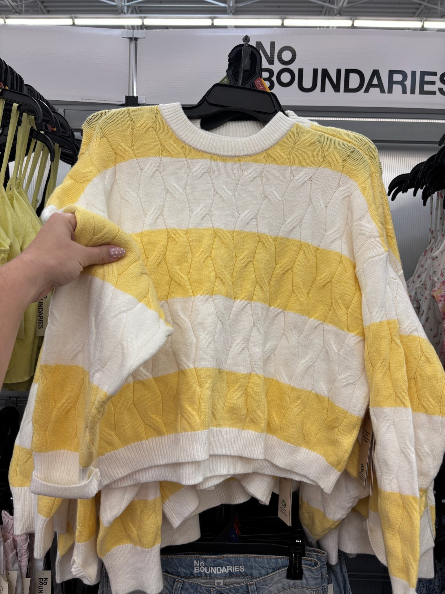 Love this sweater for transitioning into Spring!!!

Spring fashion, spring outfit, sweater, yellow, @walmart
