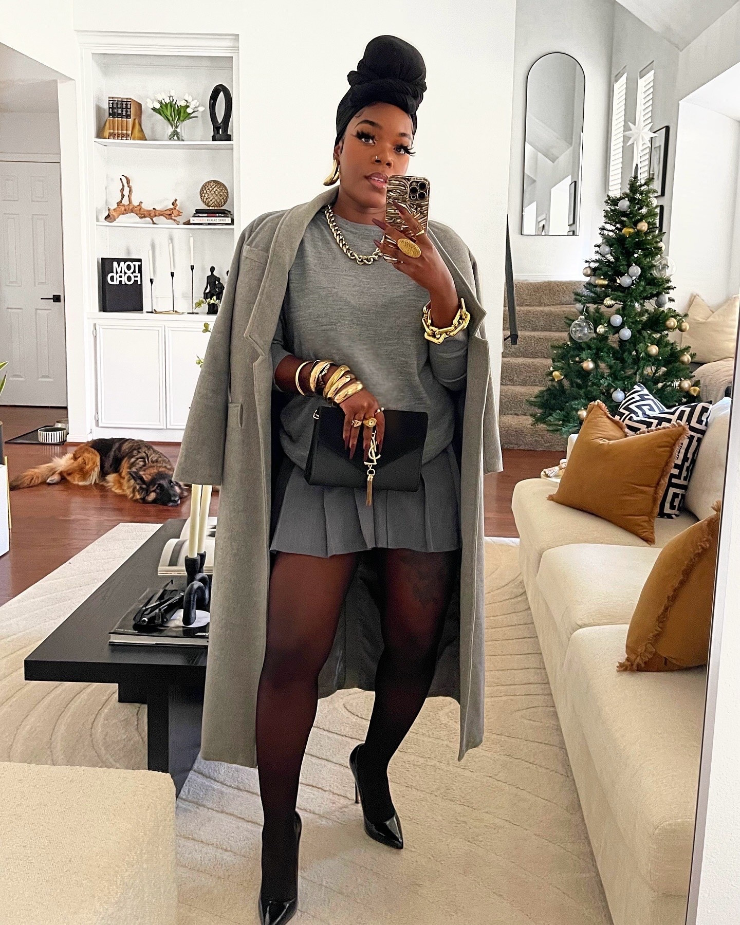 All grey everything🩶🐈‍⬛ love this entire look and with the hints of gold-yessss! 

#LTKFindsUnder100 #LTKootd #LTKSeasonal