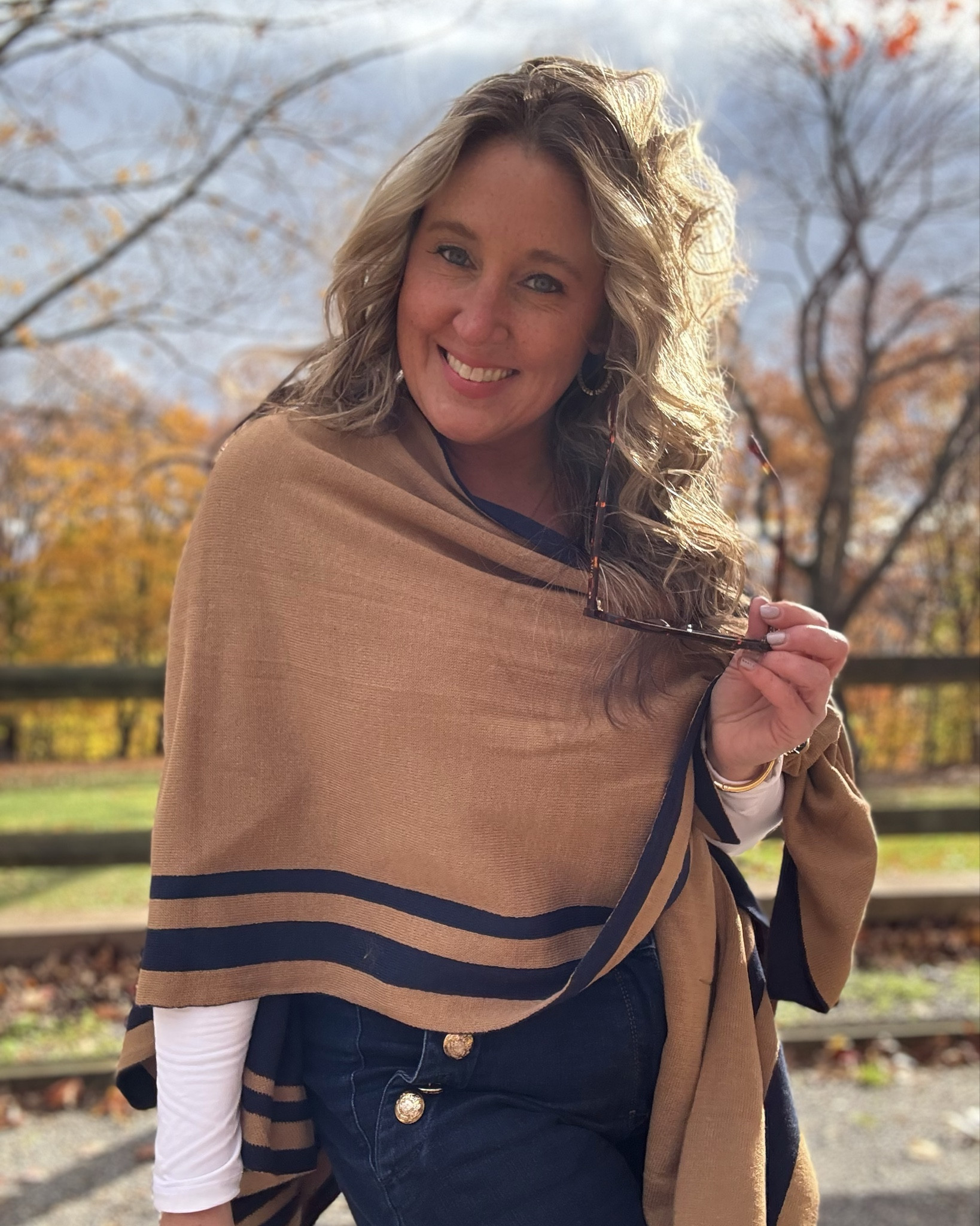 Reversible Knit Poncho🤎

One Size, Flattering Fit: Designed to complement nearly every body type! Love the two toned baby & Tan combo!



#LTKFindsUnder50 #LTKOver40 #LTKGiftGuide