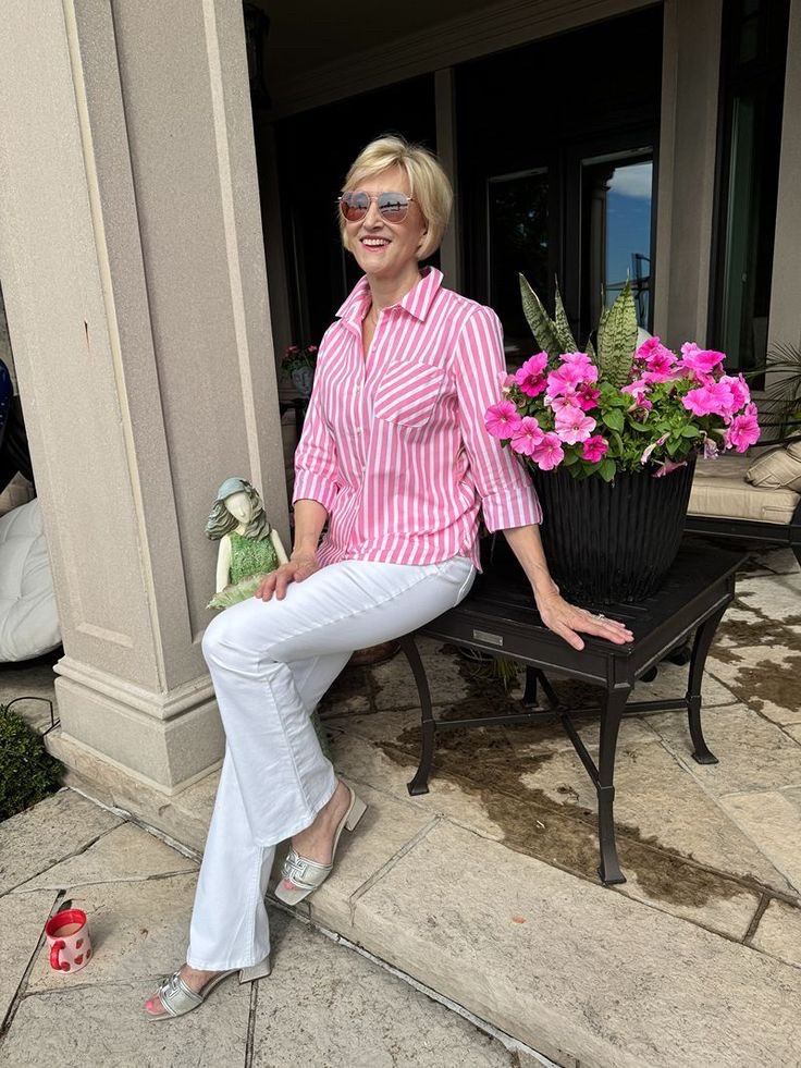 I love wearing white jeans in the summer time. They are crisp, fresh and can make any top pop! Here’s a chic and cheerful look to try this summer .


#LTKSummerEdit #LTKOver40 #LTKSeasonal