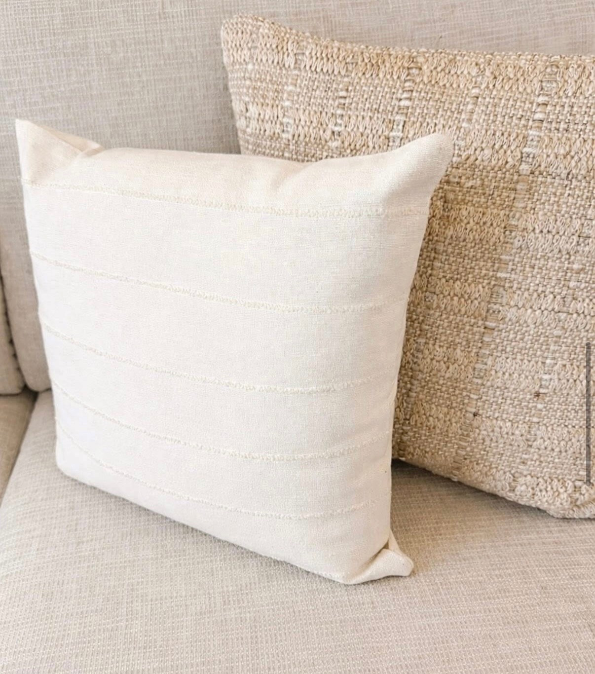 🤎 guys I’m honestly shocked how much you’re loving my new pillow combo on LTK

it’s that perfect mix of neutral + texture that just makes everything feel more elevated
✔️ easy to mix with what you already have
✔️ gives that high-end, styled look without trying too hard

✨ I linked the exact combo + similar options here 

clearly you guys are loving this one as much as I am 🤎

#homedecorfinds #pillows #neutralhome #homestyling #cozyhome #ltkhome #bedroominspo #livingroomdecor #lookforless

#LTKHome #LTKSaleAlert