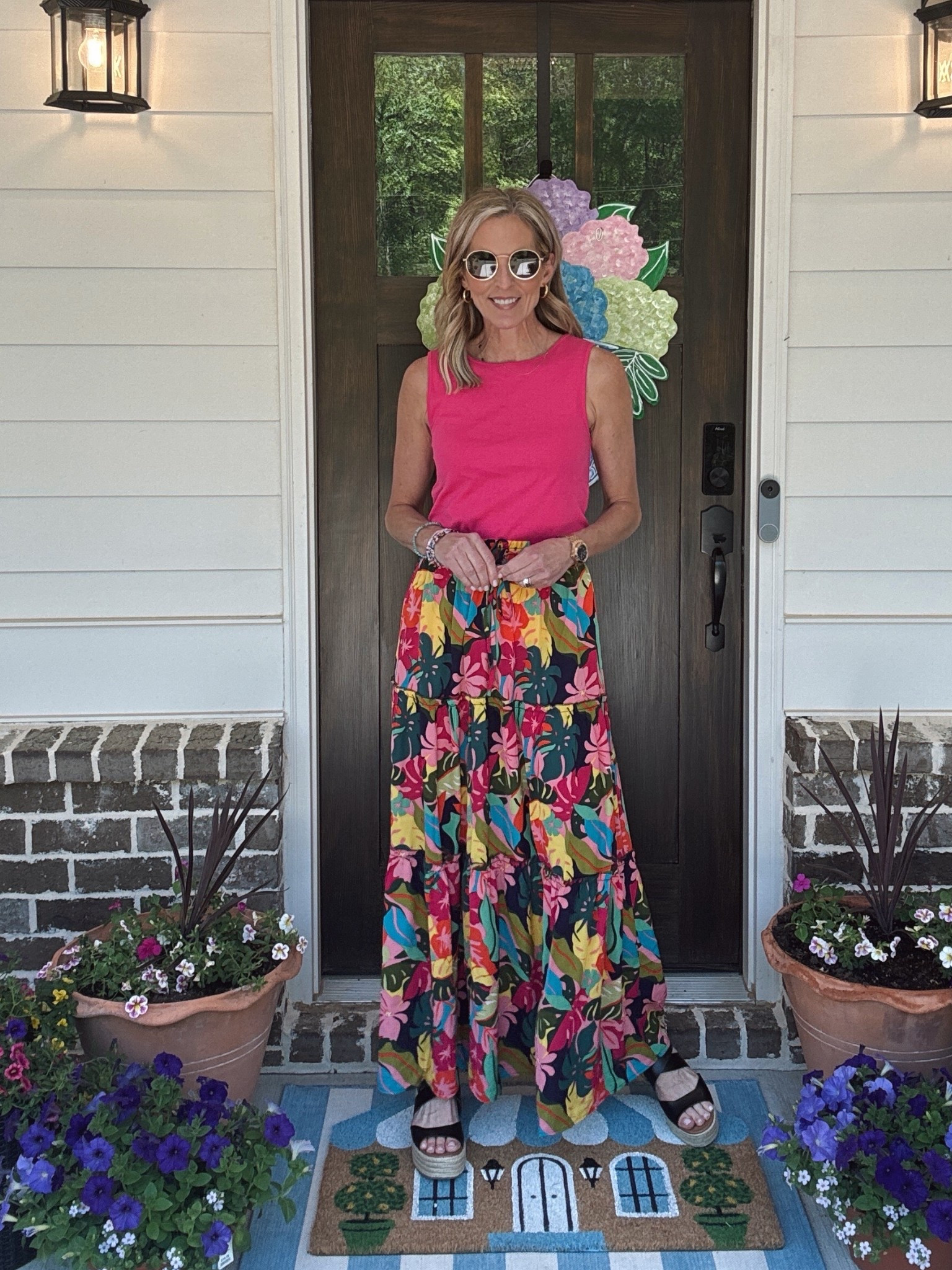 One of my favorite things to purchase off of Amazon is there long floaty skirts in this Boho Maxi skirt did not disappoint comes in so many color options truly the tropical print is so stunning… wearing a size small