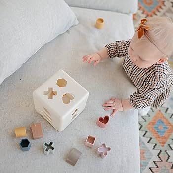 mushie Shape Sorting Box | Educational Learning Toy for Toddlers with 12 Shapes | Made in Denmark... | Amazon (US)