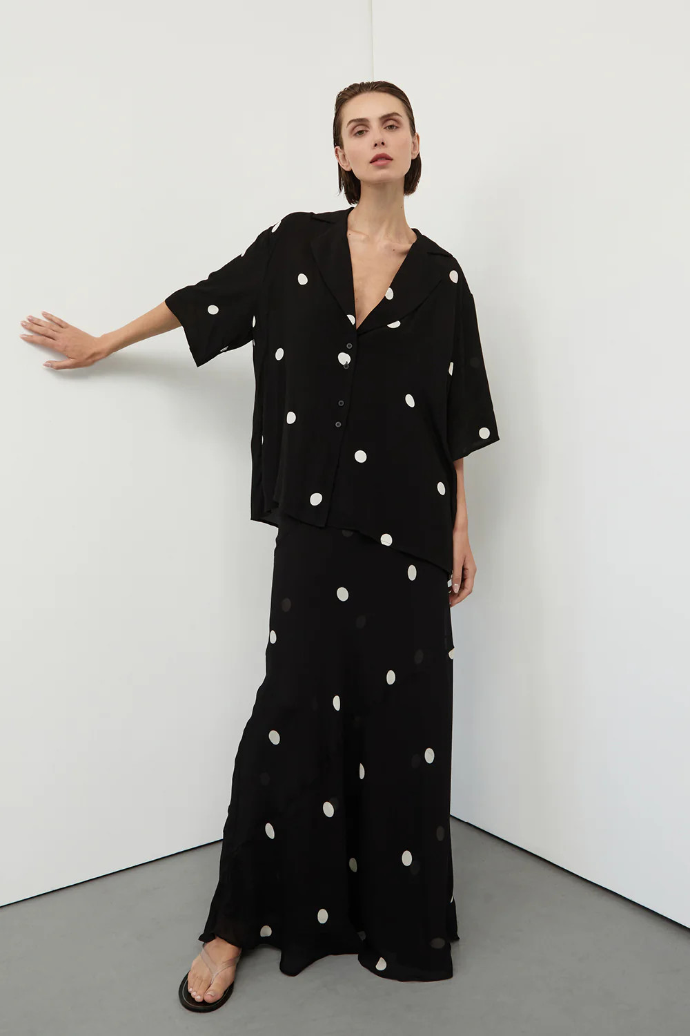 LAURA BLACK SPOT MIDI SKIRT | DISSH