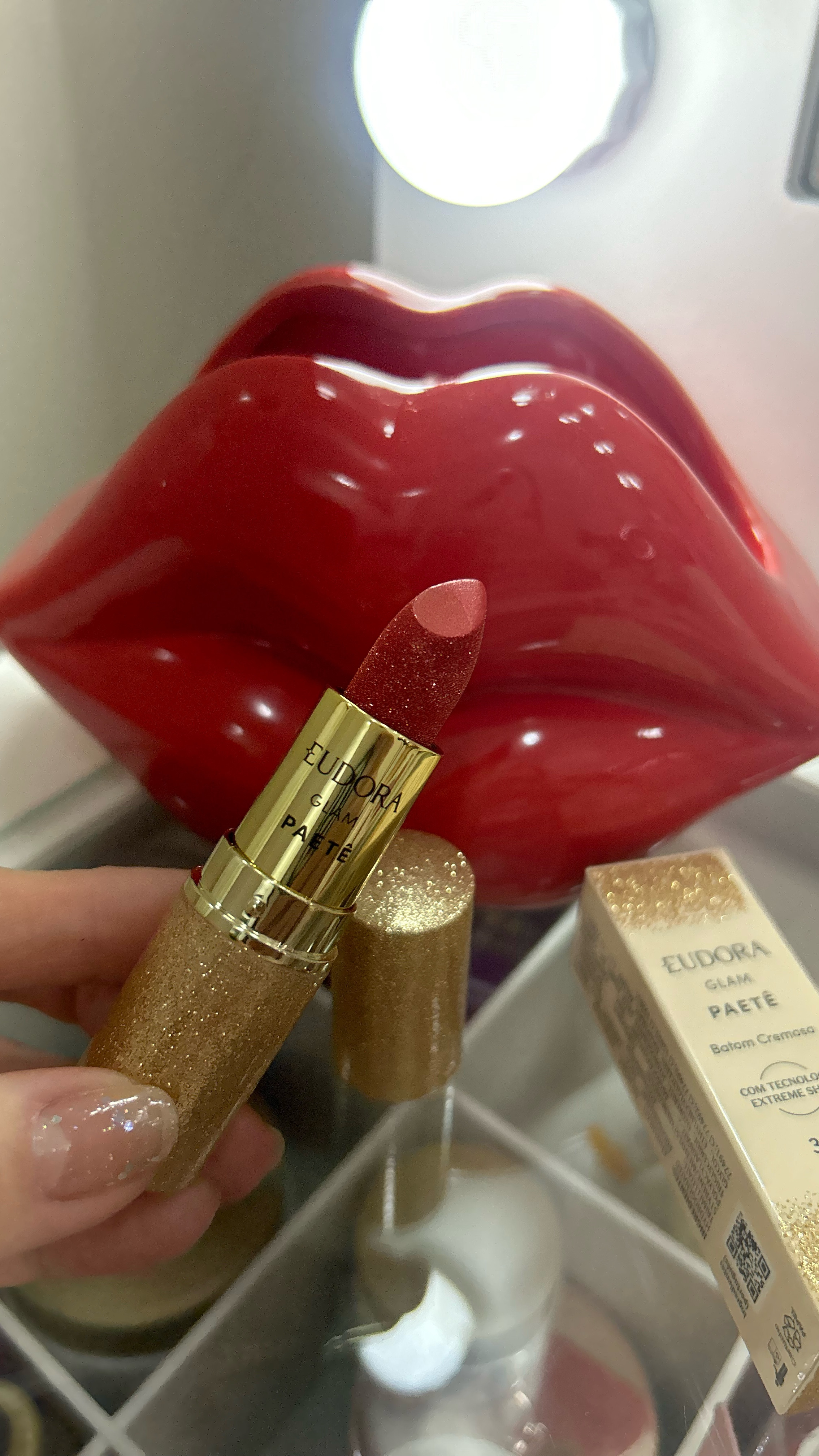 Batom Cremoso Vermelho
Glam Paetê 3g Glam Paetê traz o Batom Cremoso
Vermelho com uma tecnologia exclusiva que entrega brilho único para seus lábios.#influsdabelezagb
#souinflusdabelezagb #glampaetê
#squadeuamomake#squadmake

#LTKbrasil