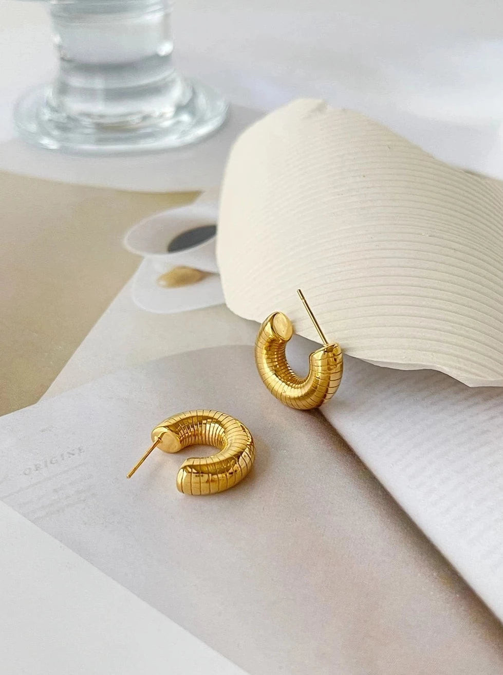CHARLOTTE 18K GOLD PLATED EARRINGS (WATERPROOF) | raëliv