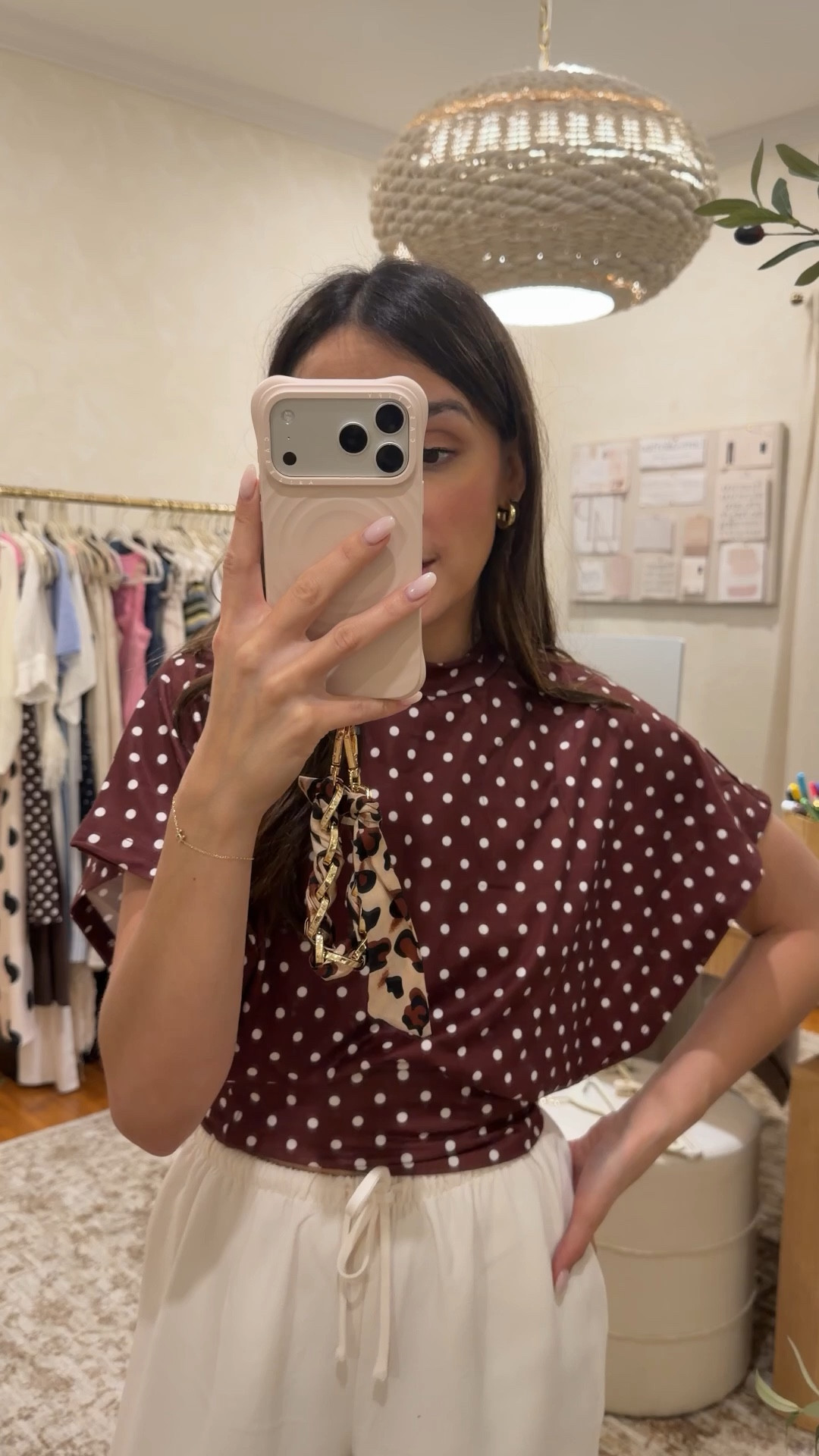 Small top xs pants 
! 