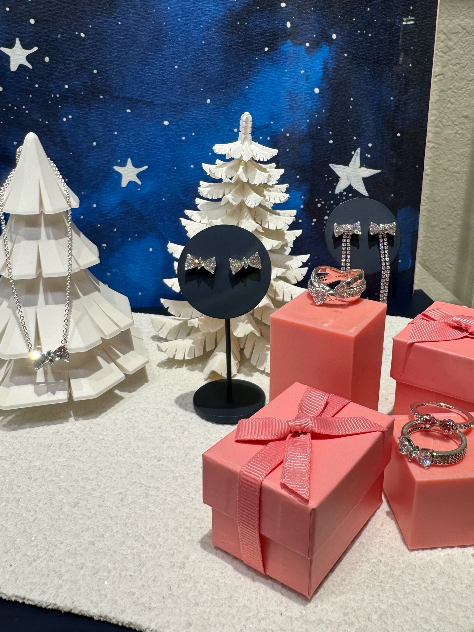 Pandora Bow tie jewelry was so cute!!! 

#pandora #jewelry #gems #christmasgifts 

#LTKHoliday