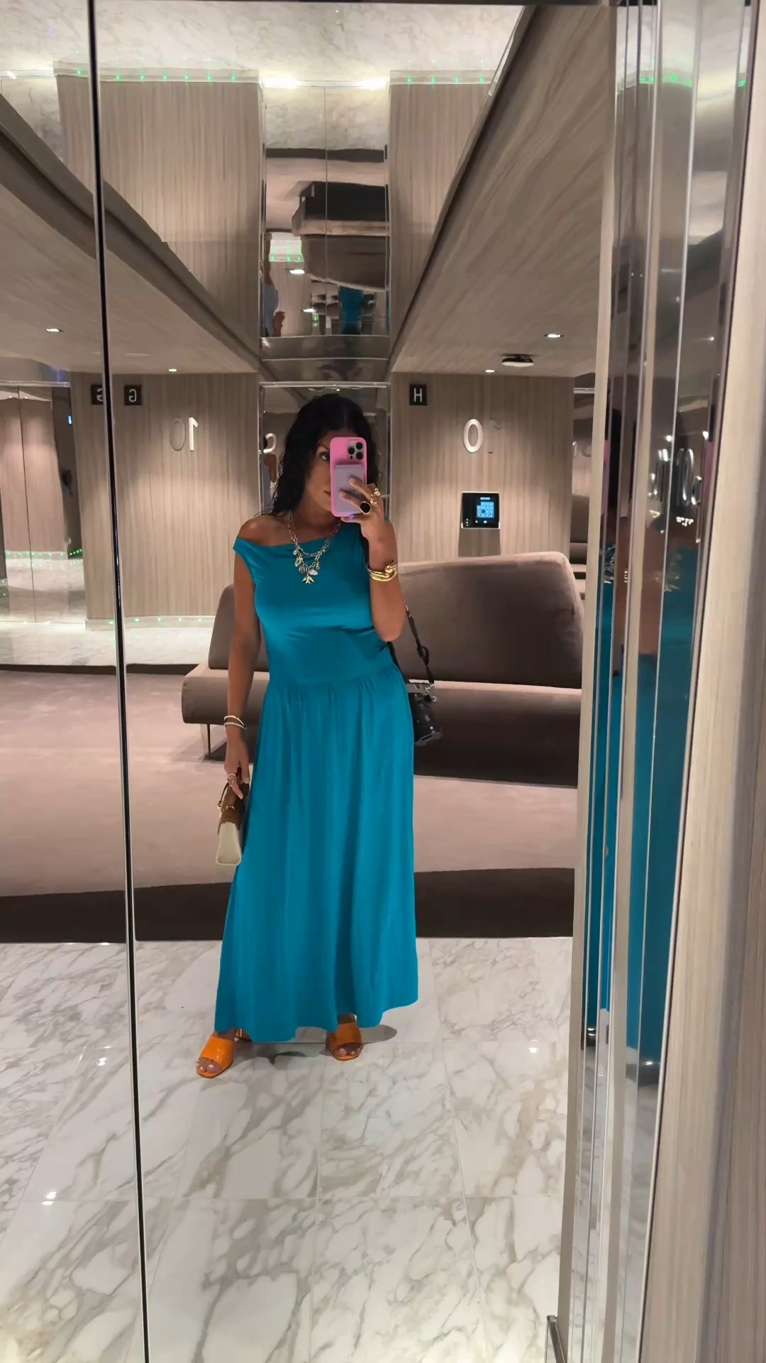 OOTD 🏝

#vacation #dress #sandals 


#LTKPetite #LTKStyleTip #LTKSeasonal