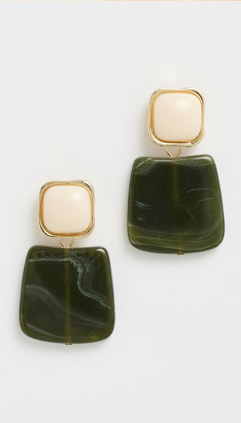 Such pretty earrings 