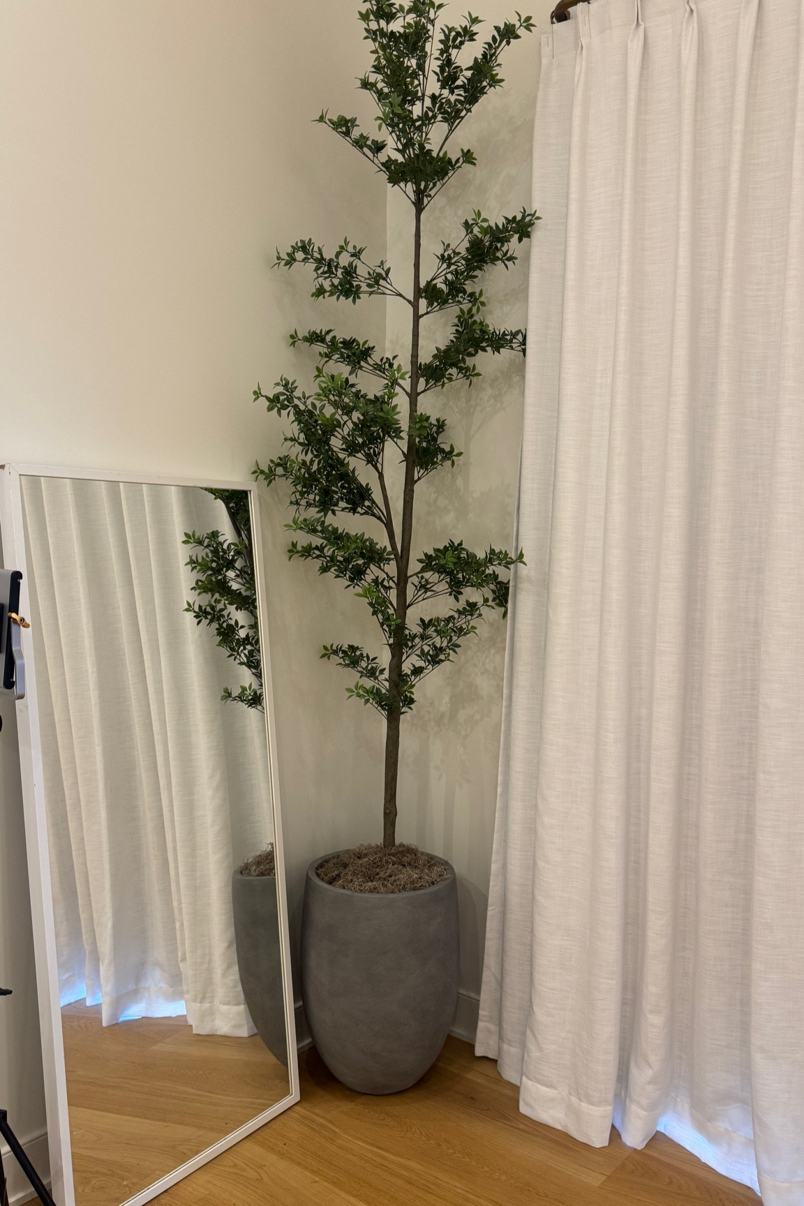 Mirror is IKEA from like 2013 lmao