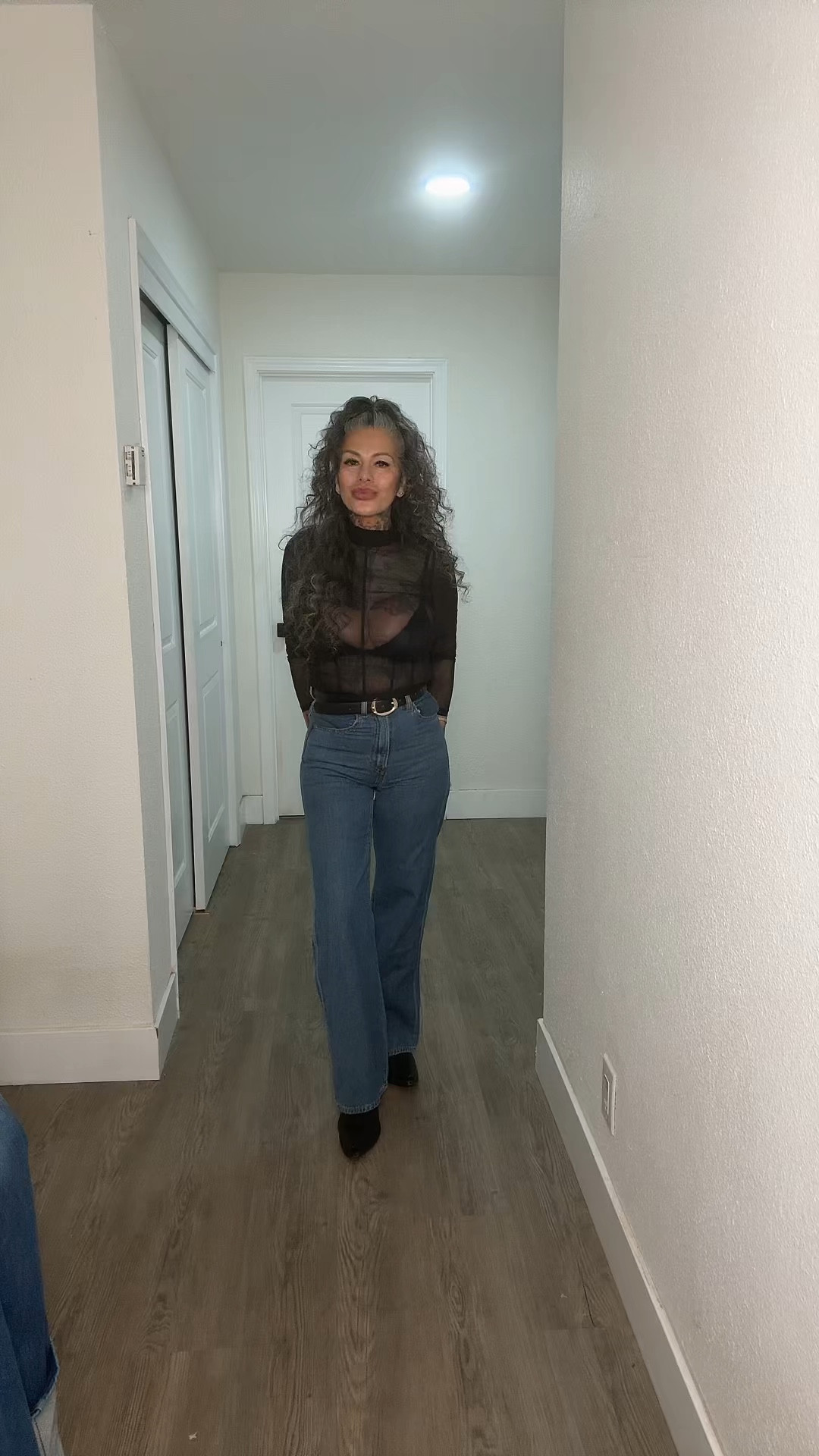 A little country, a little chicana 🤍
Sheer Gap turtleneck + satin Target moment…
Levi’s ribcage holding it down + my Annie boots from Tecovas 🤎

Soft… but I still got hands 🥊

#silverfox #ootd #chicanastyle #westernvibes #effortlessstyle

#LTKPetite #LTKOver40