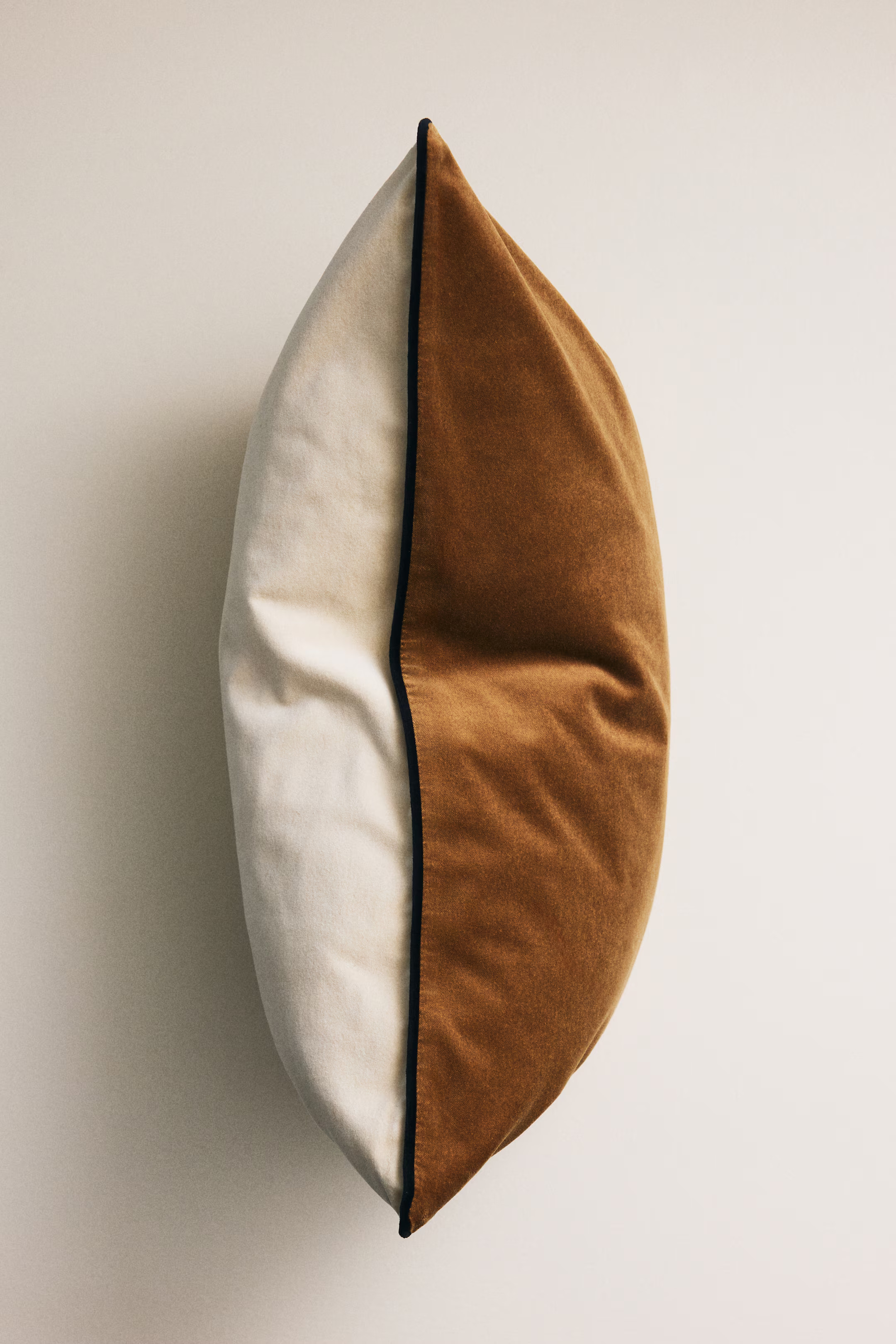 Piping-Detail Velvet Cushion Cover | H&M (US + CA)