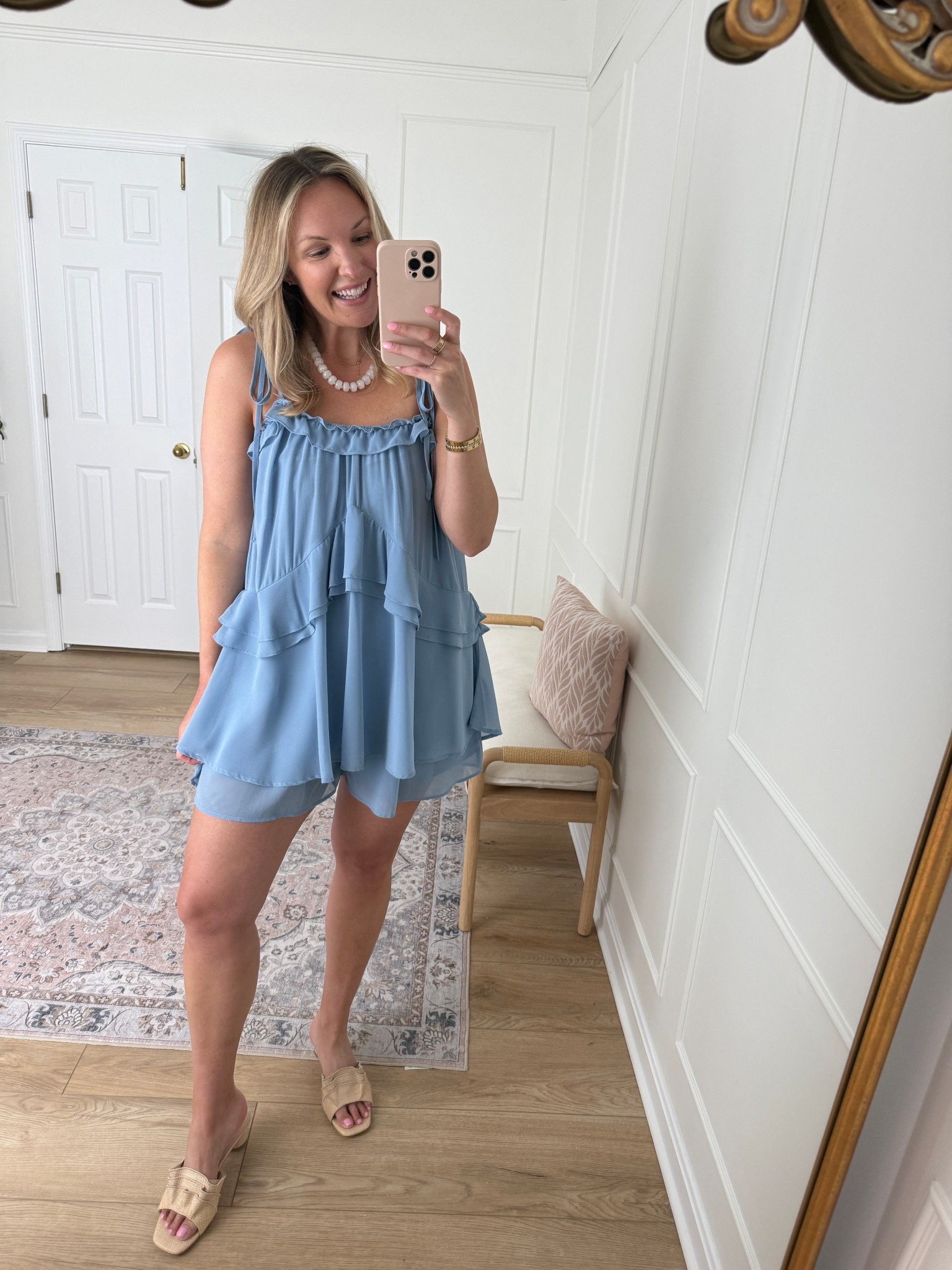 Cannot get over that this is a romper 👏👏 the straps are adjustable as well! Wearing a large 