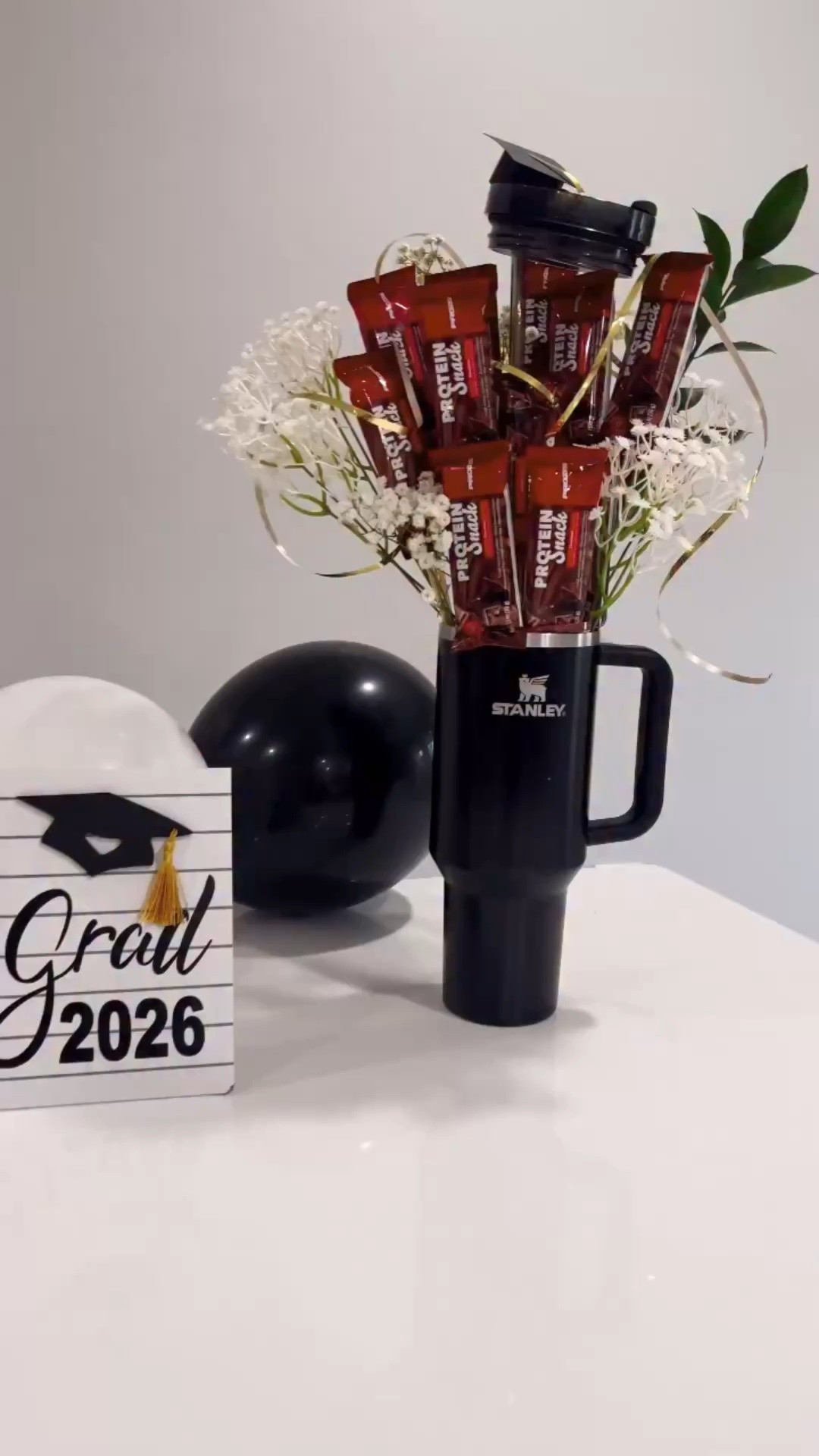 @stanley1913_brand STANLEY.  Graduation season is here 🎓 I found this cute way to build a thoughtful Grad gift. 🎁 @prozis Bar Protein.

#graduationideas #trendingnow #stanleycup #graduatinideaswithstanley#stanleytumblerflower