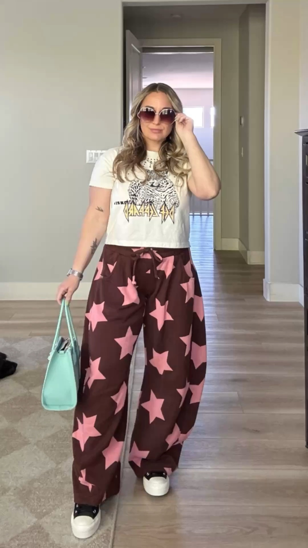 Let’s put together a spring outfit, but let’s make it comfy! These Urban Outfitters barrel sweatpants are my new literal favorite. They’re so cute and comfortable. 

Urban Outfitters, Converse, mom fit, mom OOTD


#LTKgrwm #LTKdayinmylife #LTKootd