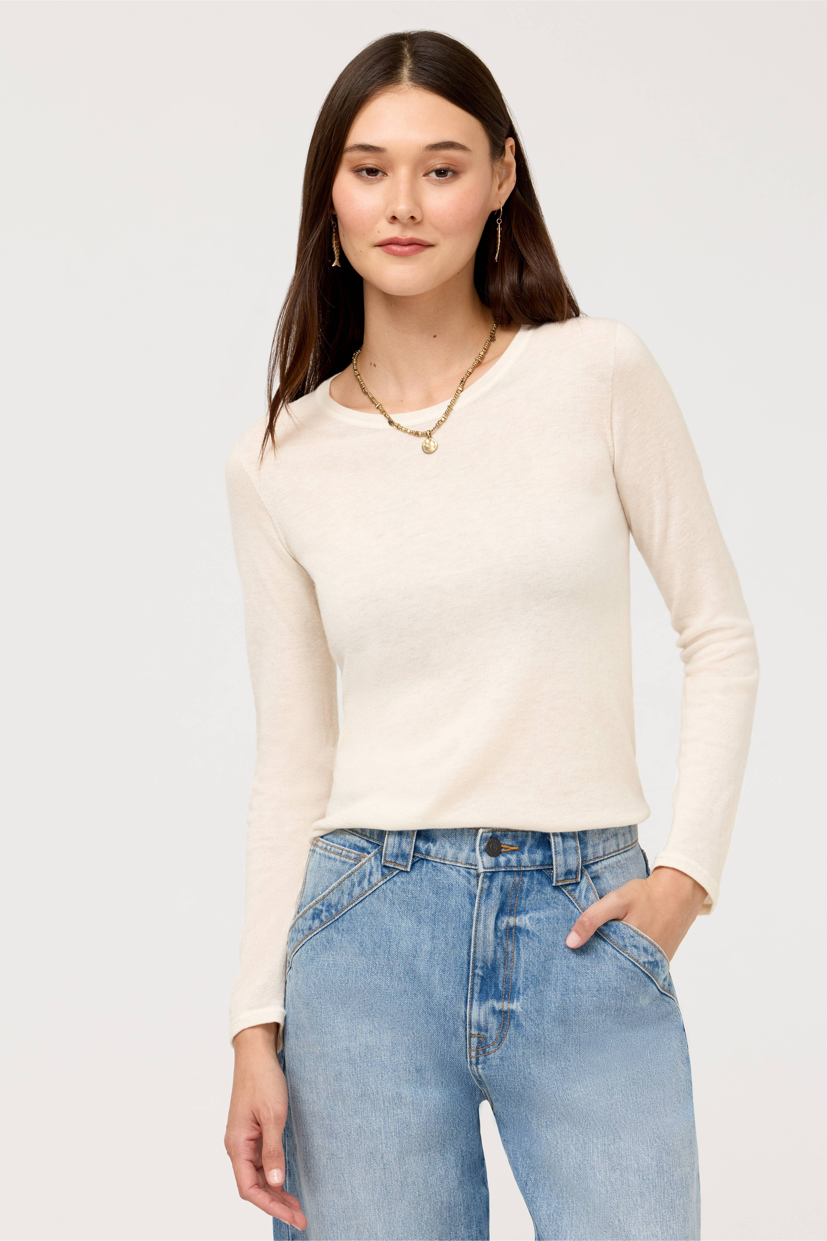 ESSENTIALS CASHMERE LONG SLEEVE CREWNECK | Johnny Was