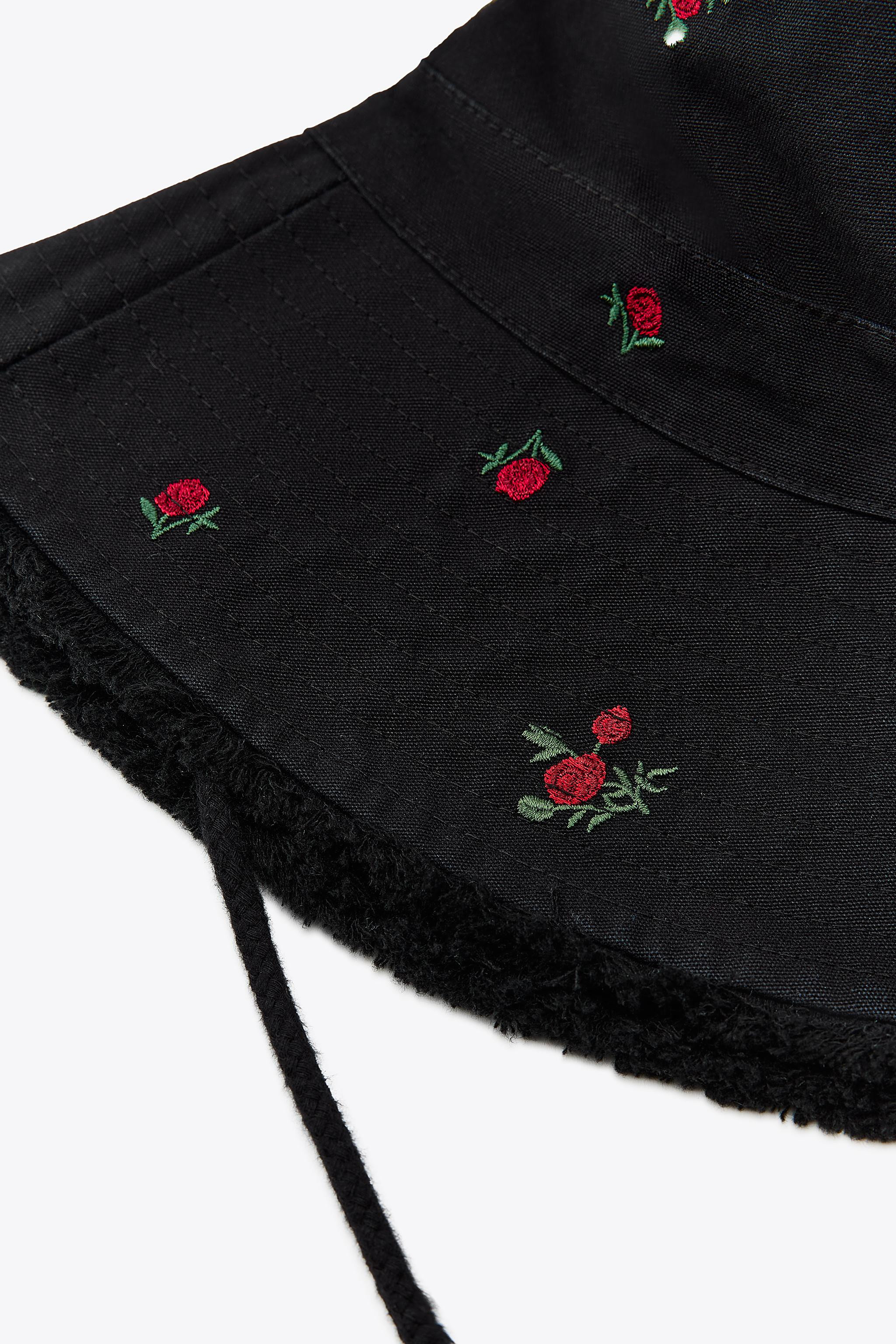 EMBROIDERED FLOWER BUCKET HAT | Zara UK