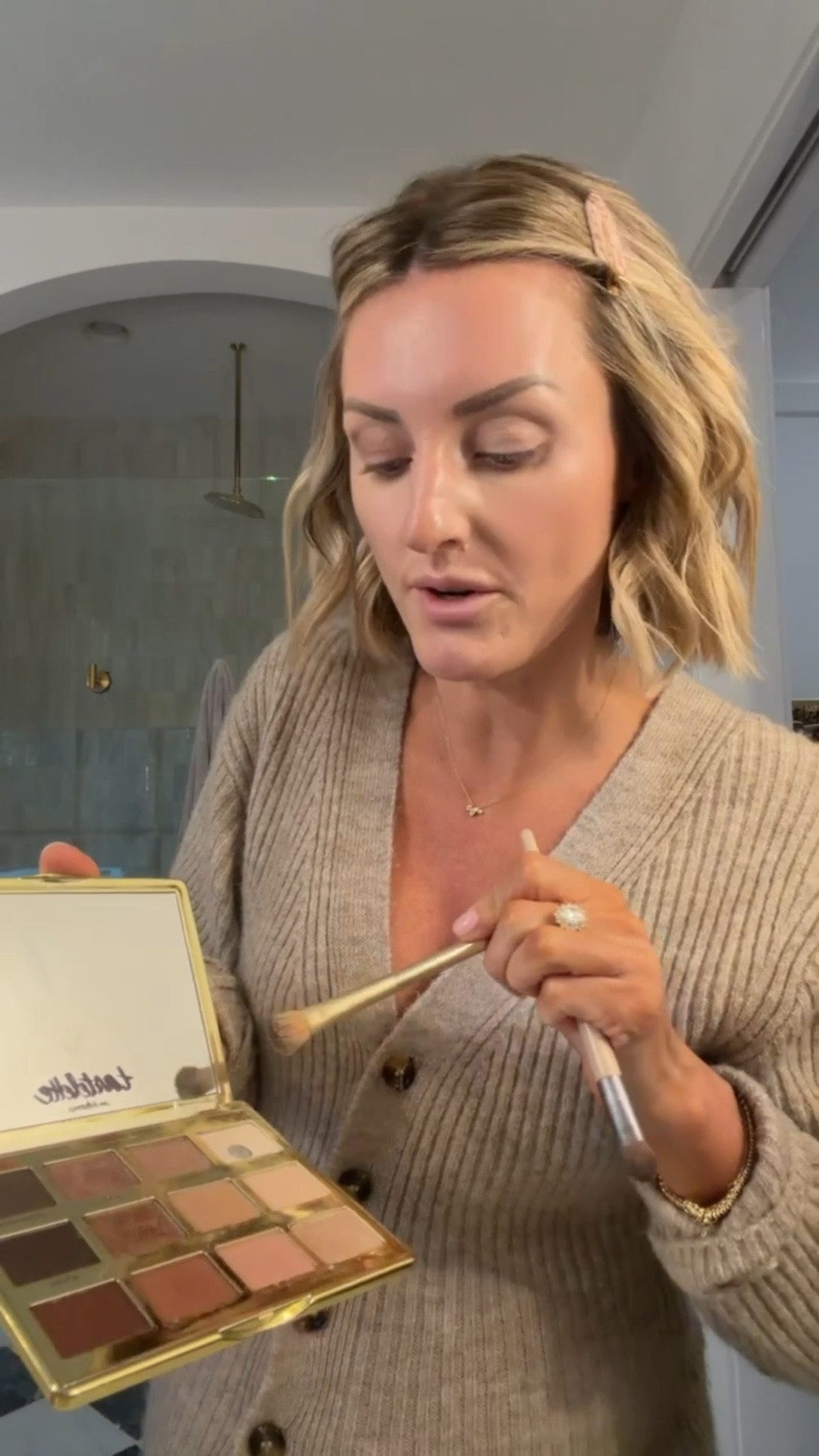 Sharing my everyday eye shadow make up routine! This Tarte eye shadow palette has been my favorite for years! So many pretty shades!

Loverly Grey, make up, make up routine, eye shadow, tarte, beauty

#LTKBeauty