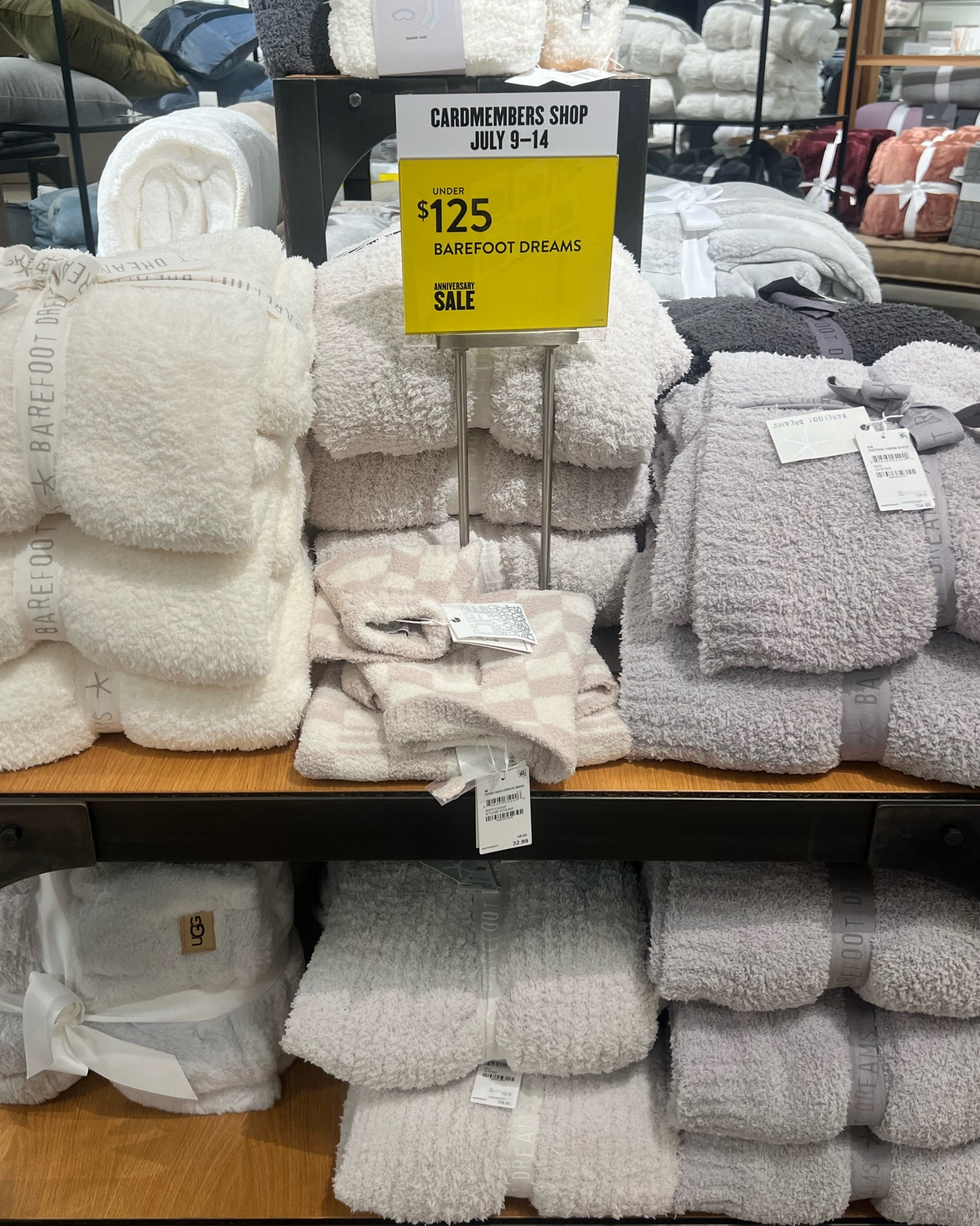 Barefoot Dreams on sale!! 

Nordstrom Anniversary sale, blankets, comfy, gift ideas, cozy blankets, barefoot dreams 

#LTKxNSale #LTKSaleAlert #LTKHome