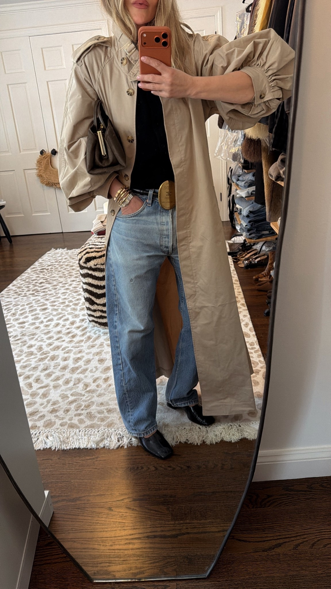 Trench small 
Cardigan Xs 
Shoes tts 