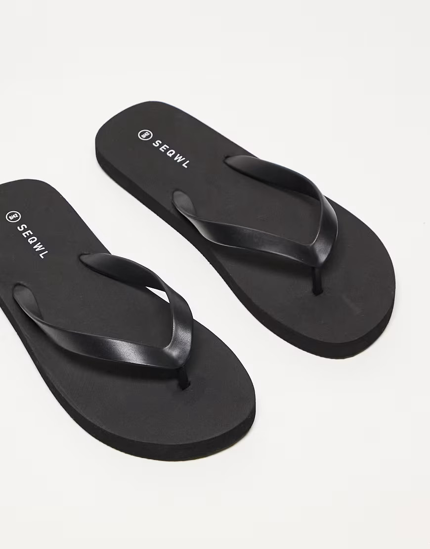 SEQWL Mamun thong flip flops in black | ASOS (Global)