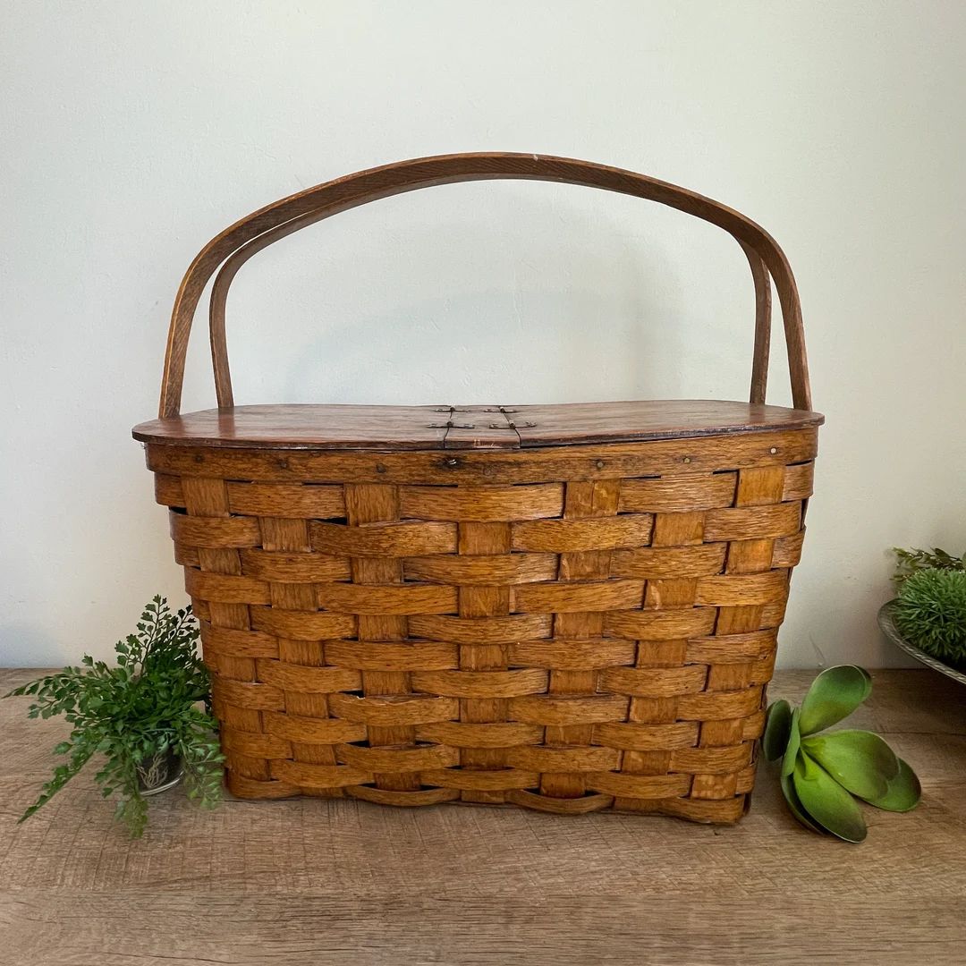 Vintage Picnic Basket Brown Basket Lidded Two Handles Wicker Woven Primitive Farmhouse Vintage Wo... | Etsy (US)