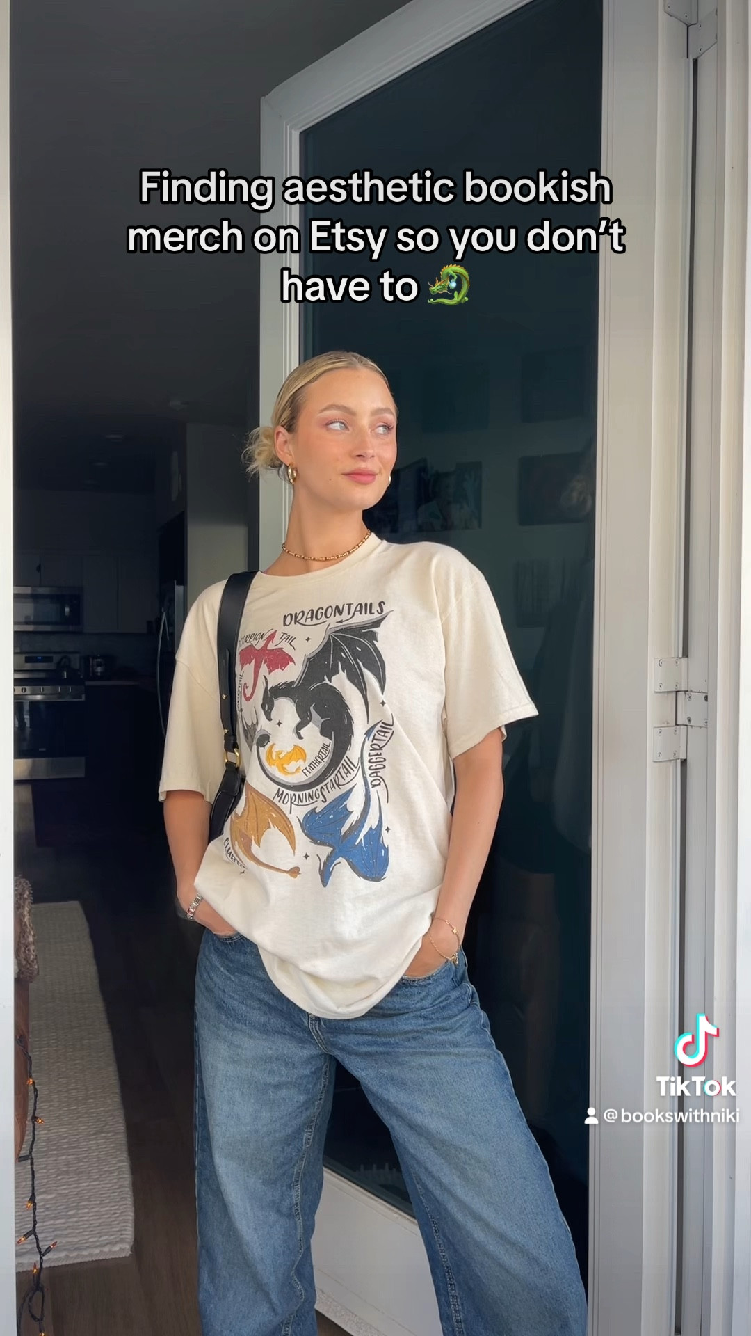 Finding aesthetic bookish merch on Etsy so you don’t have to! This is for Fourth Wing by Rebecca Yarros 🐉