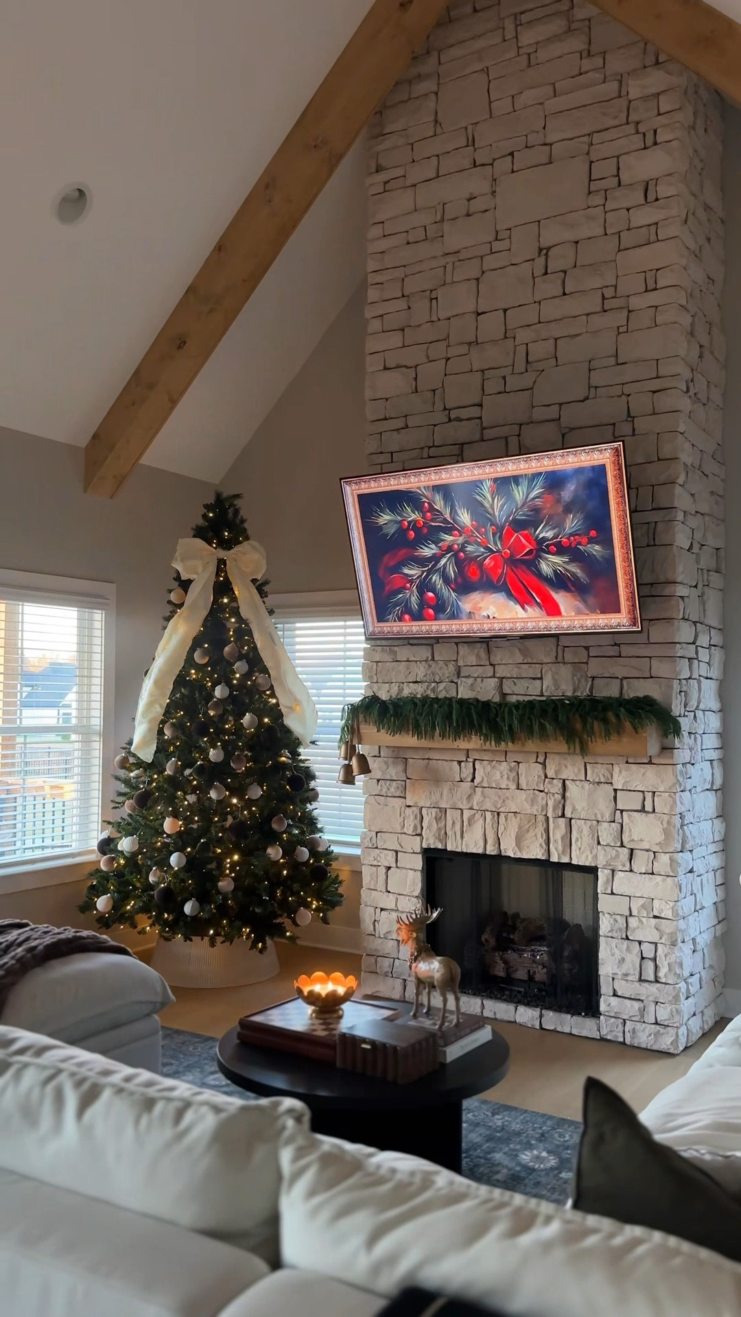 Everything I used to decorate the tree is linked! 

#LTKHoliday