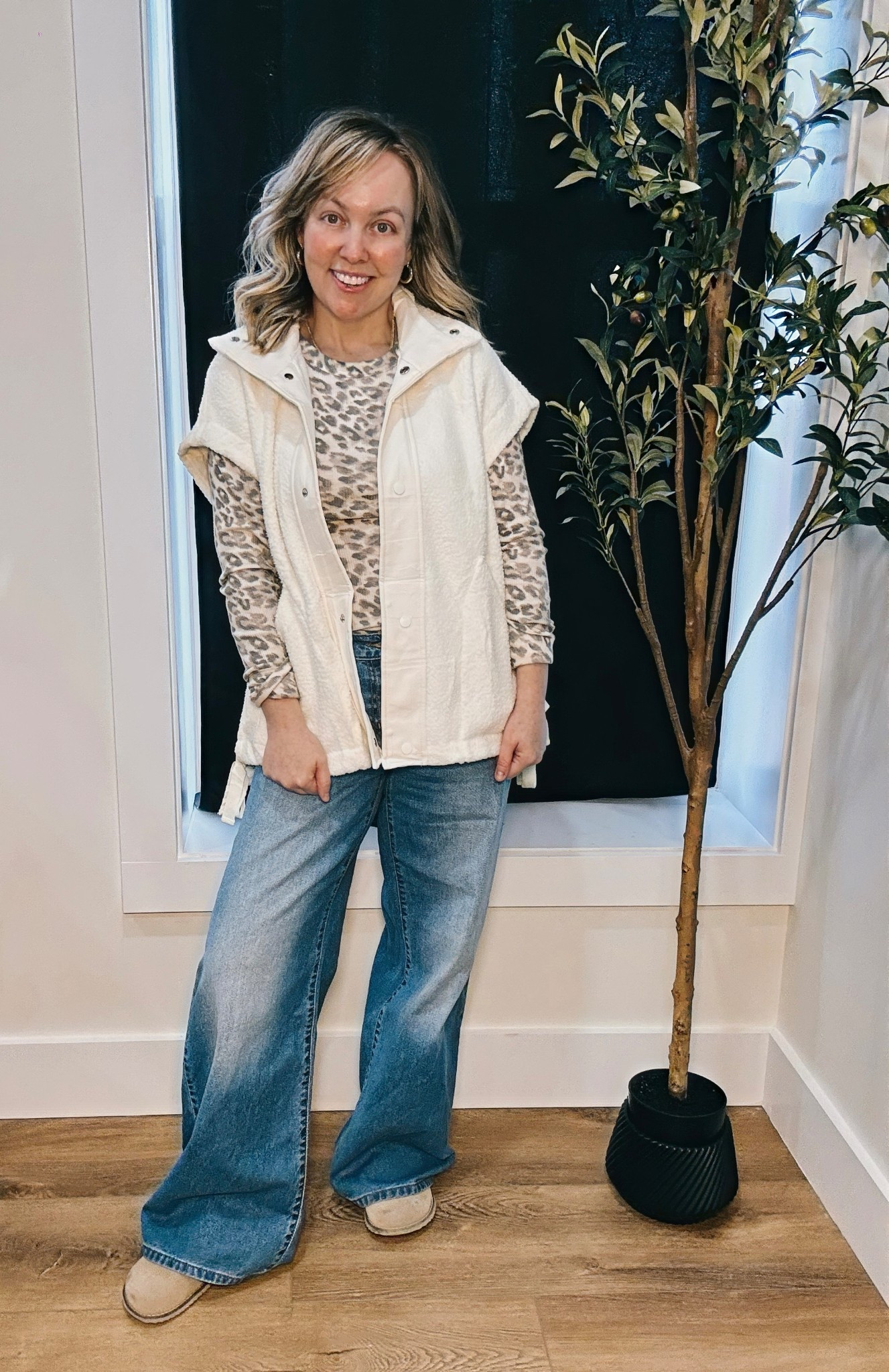 Leopard and wide leg jeans are having a moment again, so of course I had to style it with my fave sherpa vest 🤍✨ Shop the full look on LTK!

#LTKCyberWeek #LTKGiftGuide #LTKHoliday