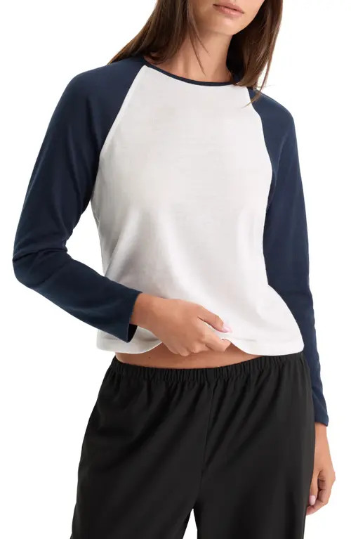 Good American Long Sleeve Raglan T-shirt in Chalk at Nordstrom, Size Small | Nordstrom