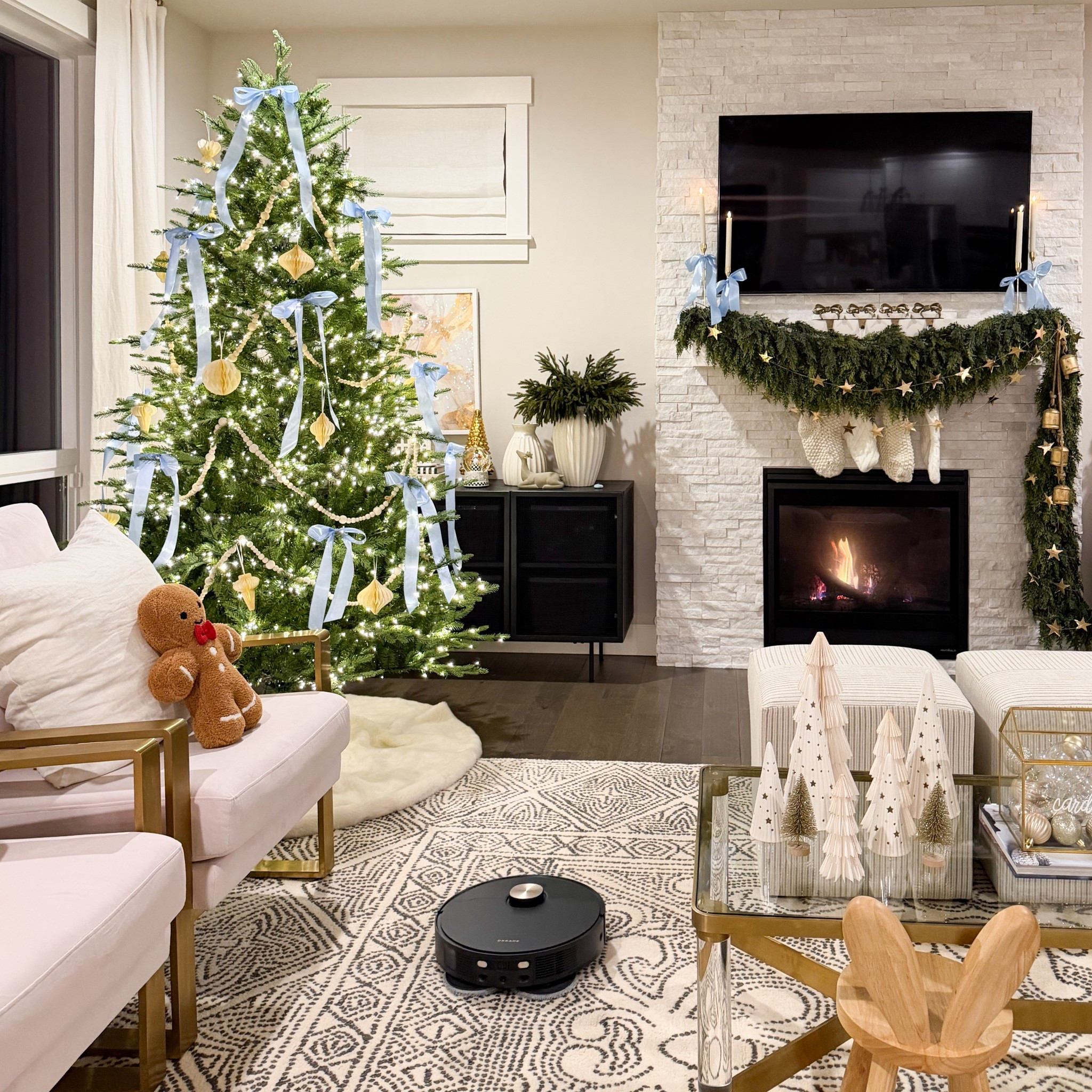 POST-PARTY CLEANUP 🧹✨

blue ribbon, candle, candle holder, Christmas tree, beads, rug, tree skirt, garland, paper decorations 

#LTKSeasonal #LTKHoliday #LTKHome