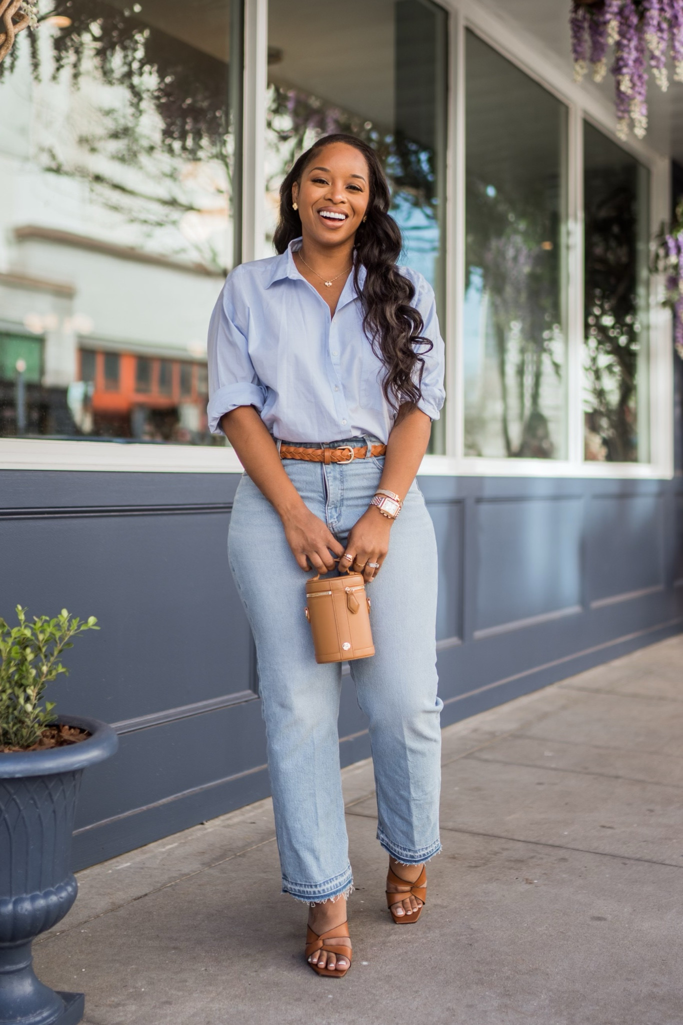 Spring look from Loft!

Denim, button down shirt, brown belt 

#LTKSeasonal #LTKfit #LTKstyletip
