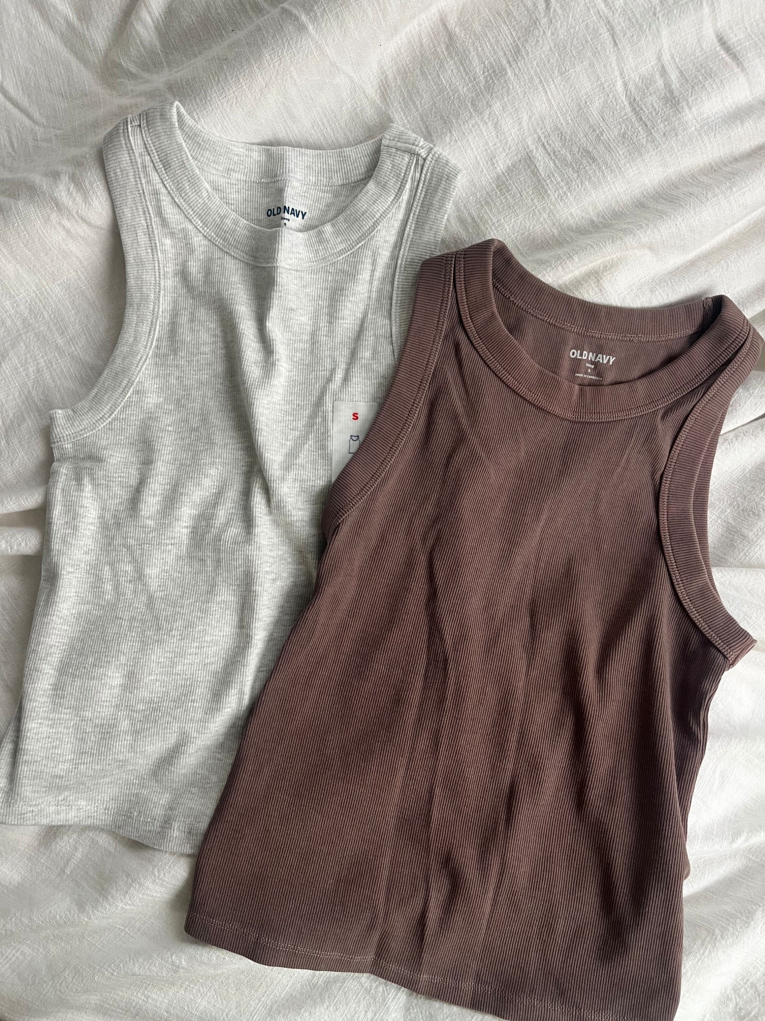new favorite basic tanks from old navy - comes in so many colors!
size small (stretchy can size down)
#oldnavy #basics #fallbasics

#LTKFindsUnder50