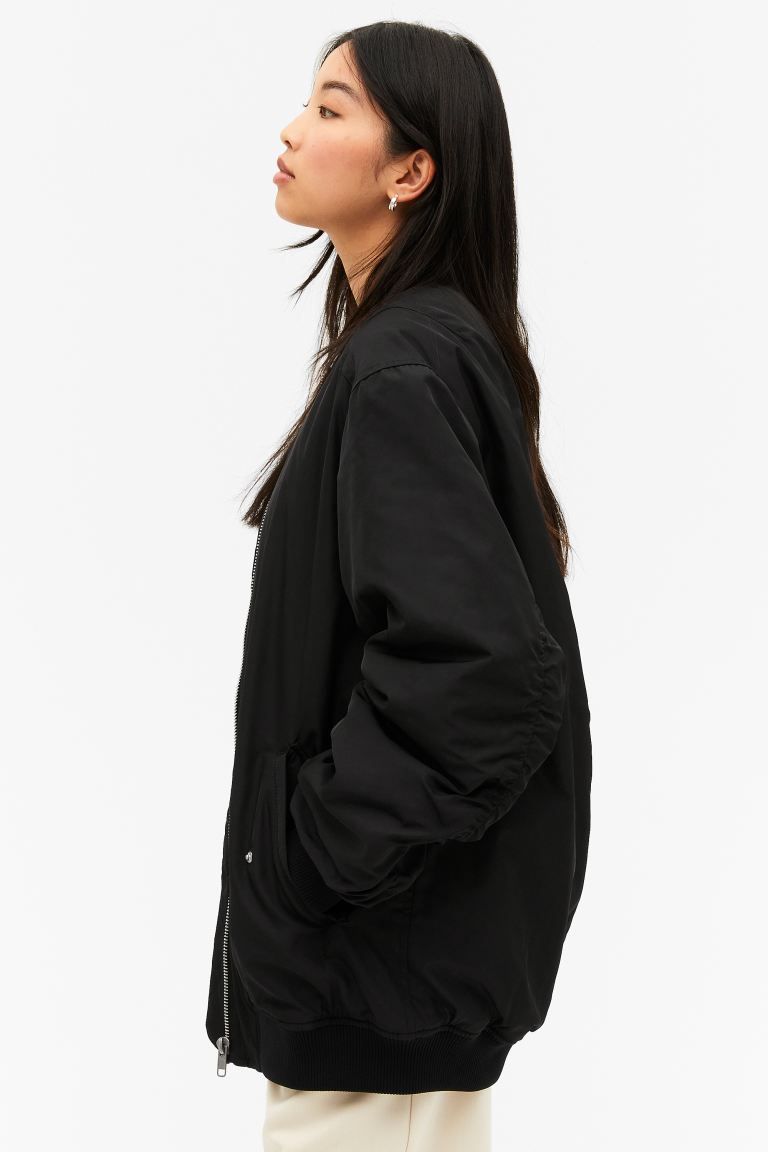 Oversized bomber jacket | H&M (UK, MY, IN, SG, PH, TW, HK)