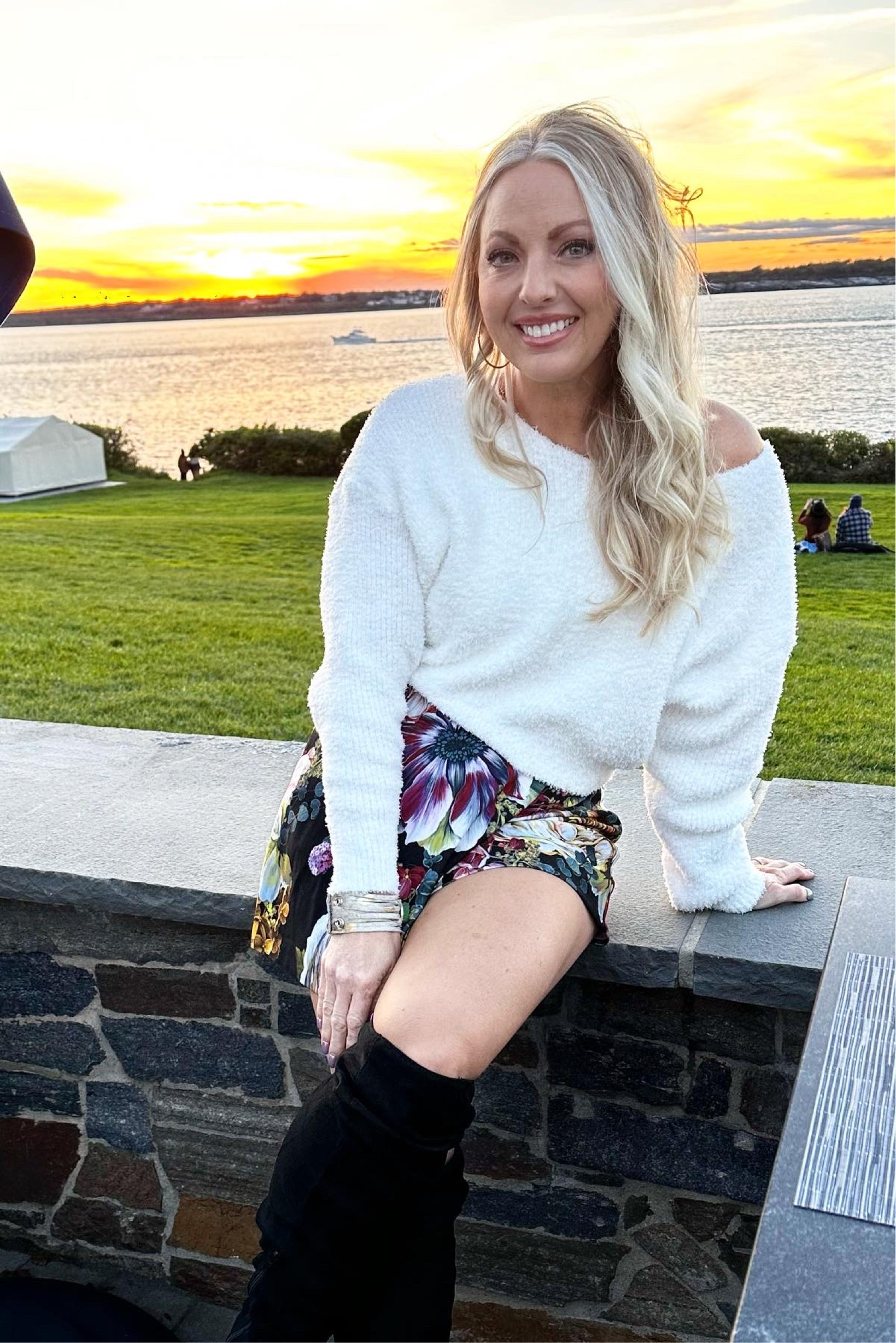 Falling for anything floral and boots! Express is still killing it! So much leather and floral. 

#LTKSeasonal #LTKHoliday #LTKover40