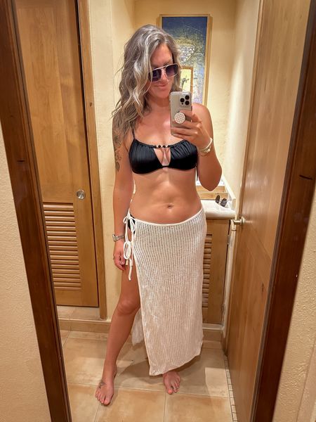 Swim top - rib runs small IMO, I sized up from a 36c to a 38c
Bottoms - large
Cover up skirt - l/xl, if wearing higher up on waist, then can size down, lots of colors


#LTKswim #LTKtravel #LTKmidsize