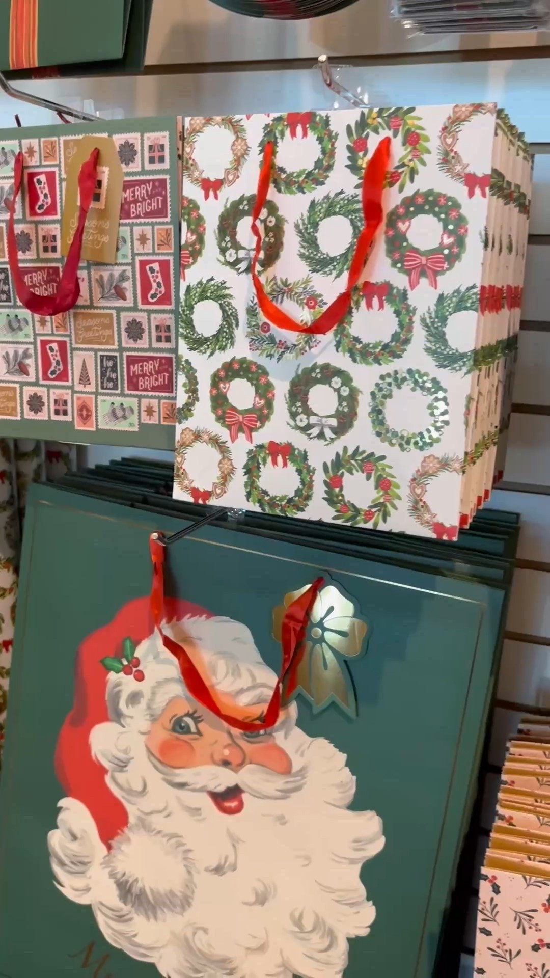 The Container Stores Gift Wrap Wonderland assortment has options for everyone, no matter your style, color scheme or theme. More than 100 wrapping essentials like wrap and ribbon are $9.99 and under. They are offering a wide range of stocking stuffers this year under $35 – and they are all sized to actually fit in a stocking.
#TheContainerStore @TheContainerStore #Ad #PaidLink