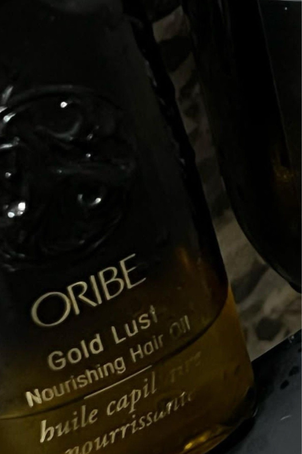 apply 1-2x daily, mids-ends of hair.