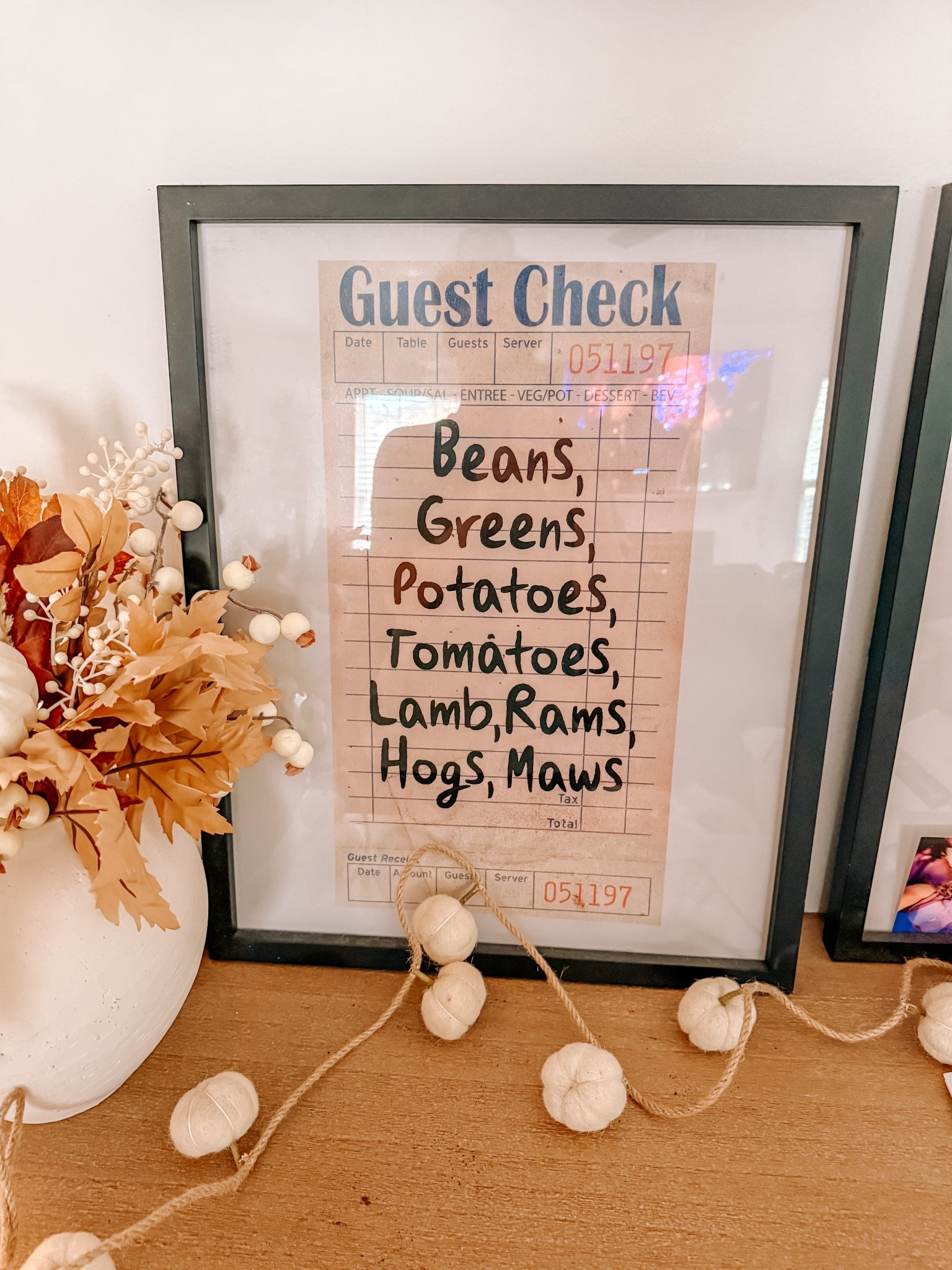 One of my favorite shops to get downloads and holiday decor from on a budget! 

Etsy. Thanksgiving. Downloads. Decor. Home finds. Printable  