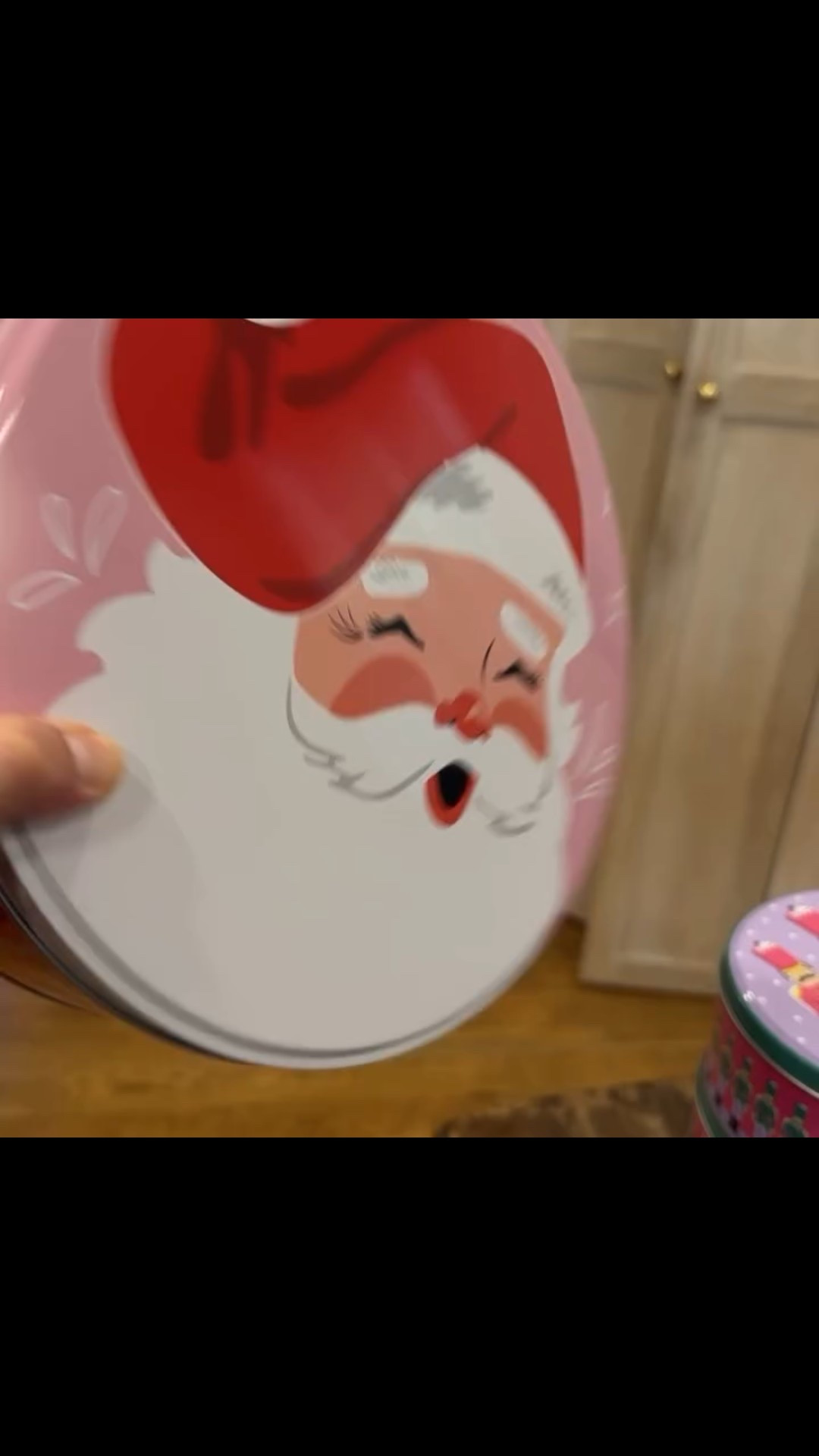 Calling all bakers! 🎄🍪 These cookie tins at Walmart are darling — and they won’t last long. You know how it goes… when you actually need them, they’re already gone. 🙃 They’re on shelves and online right now, so grab ‘em while you can! I’m obsessed with these two sizes — the large tan tin and the smaller Nutcracker one. Perfect for gifting or your holiday baking stash!


#WalmartFinds #HolidayBaking #CookieSeason #WalmartHome #ChristmasBaking #BakingGifts #igotitatwalmart

#LTKFindsUnder50 #LTKSeasonal #LTKHoliday