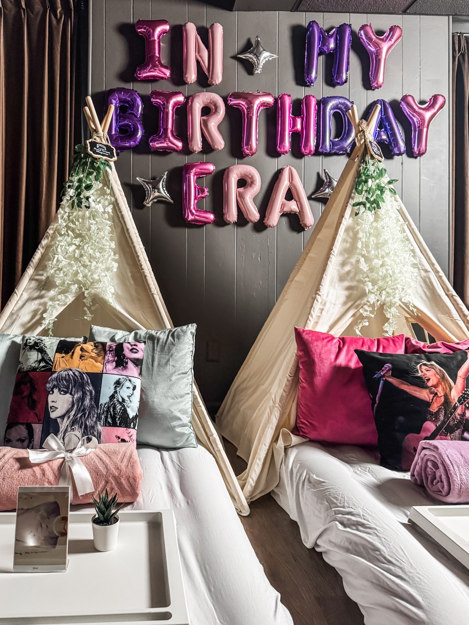 “In my birthday era” Swifty party balloons 🩷🎈💜

#SwiftyParty #TaylorSwiftParty #partyballoons 

#LTKFindsUnder50 #LTKFamily #LTKParties