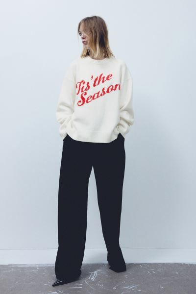 Oversized Pullover in Jacquardstrick - Cremefarben/Tis' the Season - Ladies | H&M AT | H&M (DE, AT, CH, NL, FI)